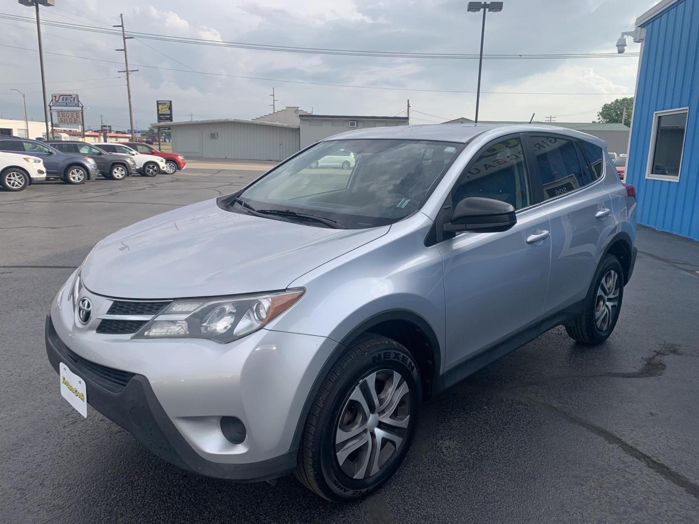 2013 SILVER /GRAY Toyota RAV4 LE (JTMZFREV1DD) with an 2.5L L4 DOHC 16V engine, Automatic transmission, located at 506 S. Kingshighway, Cape Girardeau, MO, 63703, (573) 235-5000, 37.294991, -89.553635 - 2013 Toyota RAV4 LE FWD 148,xxx miles 2.5L 4 Cyl. Front Wheel Drive Backup Cam Power Windows/Doors/Mirrors Cloth Seats We have financing available and we accept trades! Fill out a credit application on our website or come by today! If you have any questions, give us a call at (573) 235-5000 - Photo#3