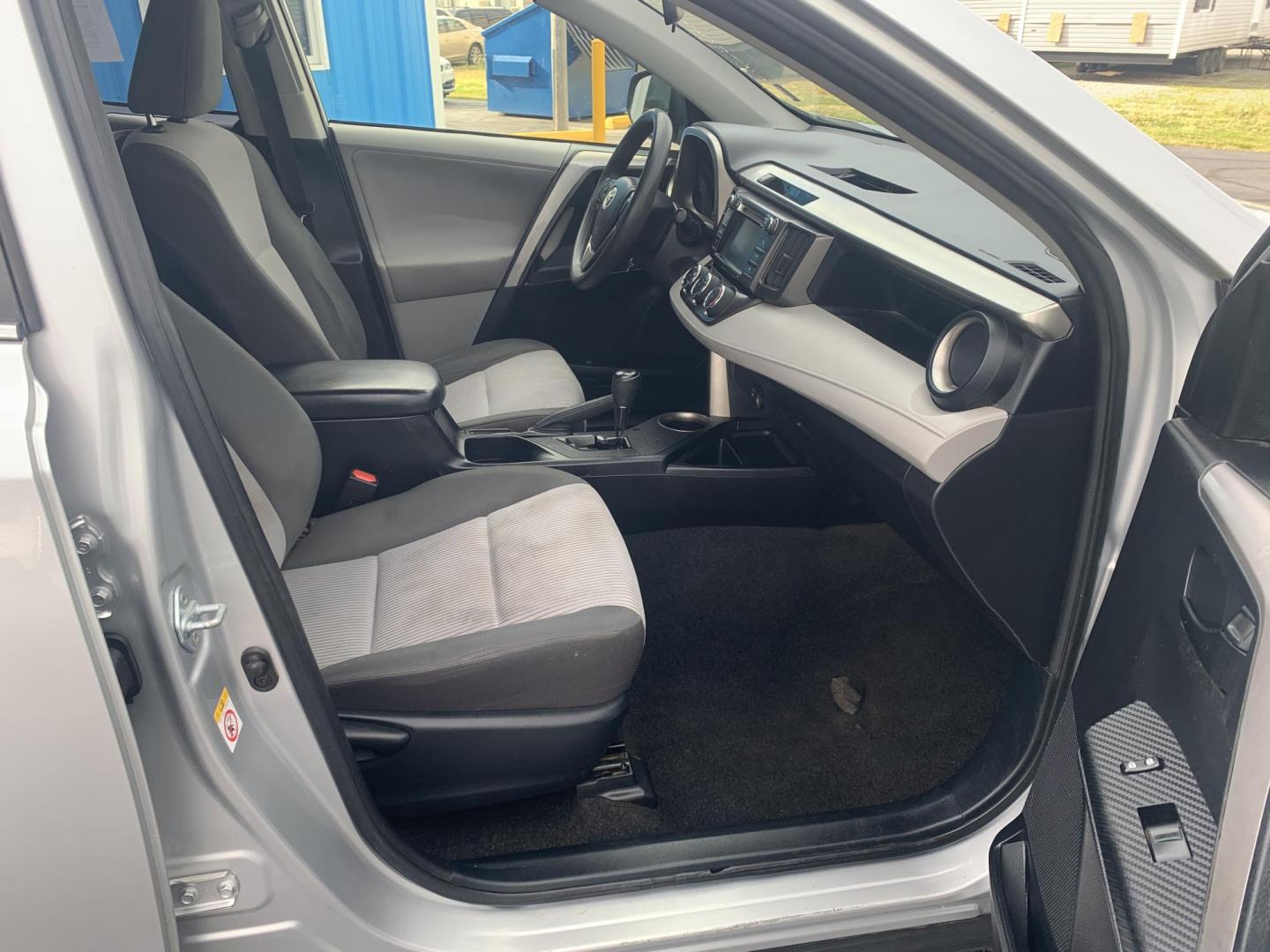 2013 SILVER /GRAY Toyota RAV4 LE (JTMZFREV1DD) with an 2.5L L4 DOHC 16V engine, Automatic transmission, located at 506 S. Kingshighway, Cape Girardeau, MO, 63703, (573) 235-5000, 37.294991, -89.553635 - 2013 Toyota RAV4 LE FWD 148,xxx miles 2.5L 4 Cyl. Front Wheel Drive Backup Cam Power Windows/Doors/Mirrors Cloth Seats We have financing available and we accept trades! Fill out a credit application on our website or come by today! If you have any questions, give us a call at (573) 235-5000 - Photo#11