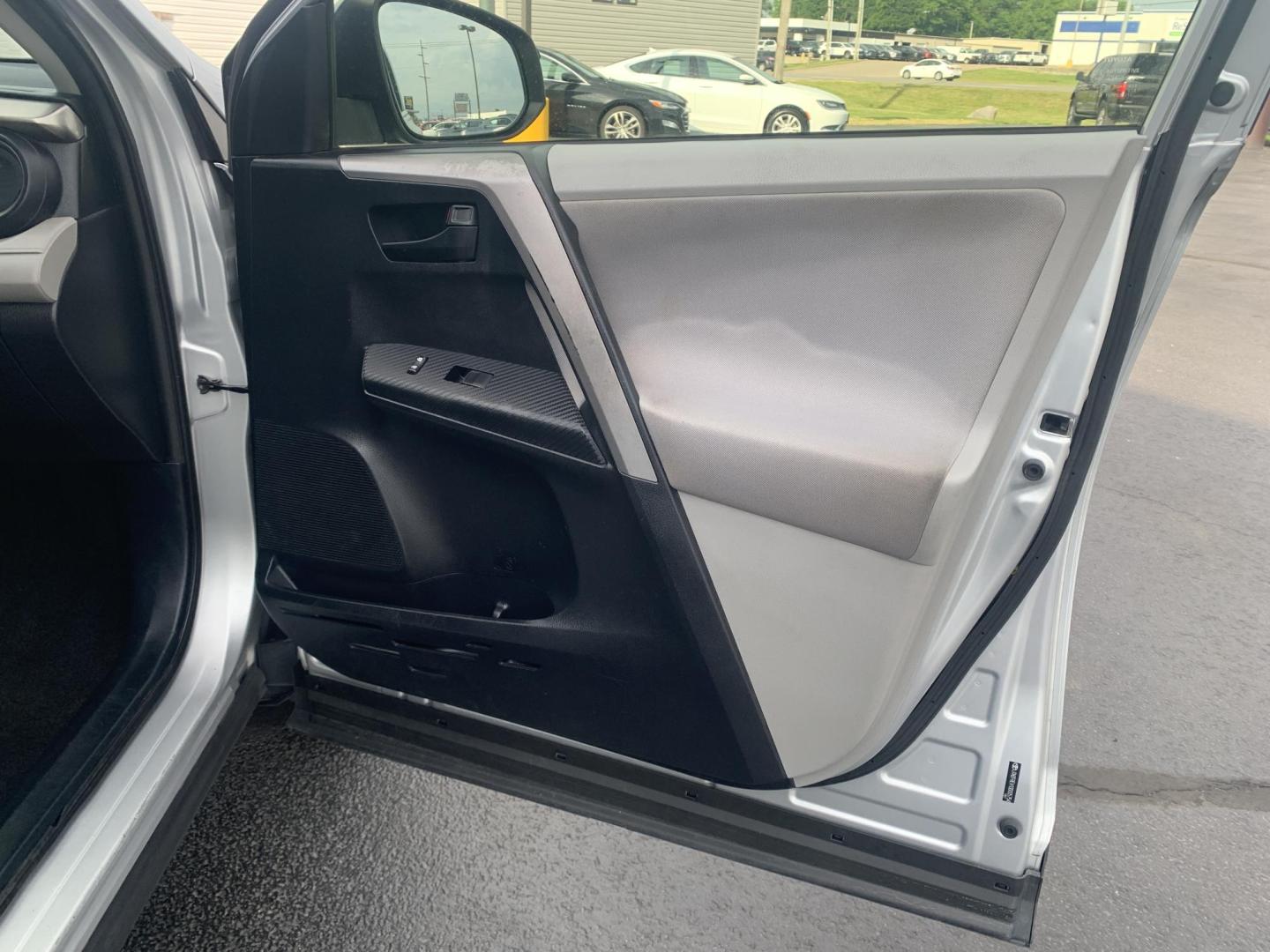 2013 SILVER /GRAY Toyota RAV4 LE (JTMZFREV1DD) with an 2.5L L4 DOHC 16V engine, Automatic transmission, located at 506 S. Kingshighway, Cape Girardeau, MO, 63703, (573) 235-5000, 37.294991, -89.553635 - 2013 Toyota RAV4 LE FWD 148,xxx miles 2.5L 4 Cyl. Front Wheel Drive Backup Cam Power Windows/Doors/Mirrors Cloth Seats We have financing available and we accept trades! Fill out a credit application on our website or come by today! If you have any questions, give us a call at (573) 235-5000 - Photo#10