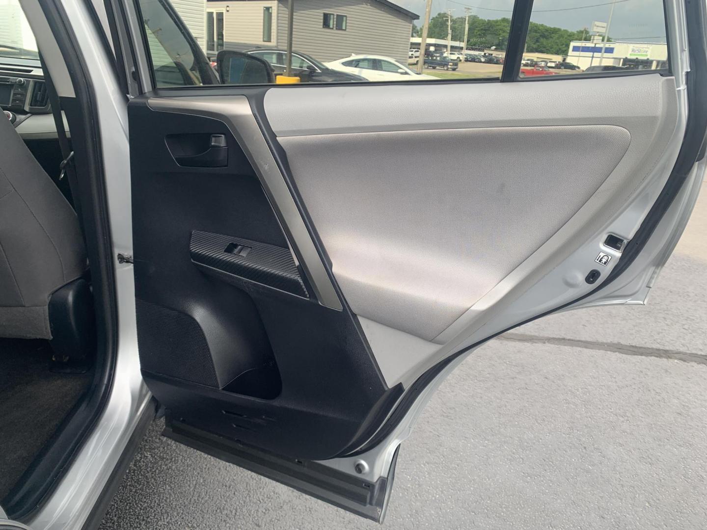 2013 SILVER /GRAY Toyota RAV4 LE (JTMZFREV1DD) with an 2.5L L4 DOHC 16V engine, Automatic transmission, located at 506 S. Kingshighway, Cape Girardeau, MO, 63703, (573) 235-5000, 37.294991, -89.553635 - 2013 Toyota RAV4 LE FWD 148,xxx miles 2.5L 4 Cyl. Front Wheel Drive Backup Cam Power Windows/Doors/Mirrors Cloth Seats We have financing available and we accept trades! Fill out a credit application on our website or come by today! If you have any questions, give us a call at (573) 235-5000 - Photo#12
