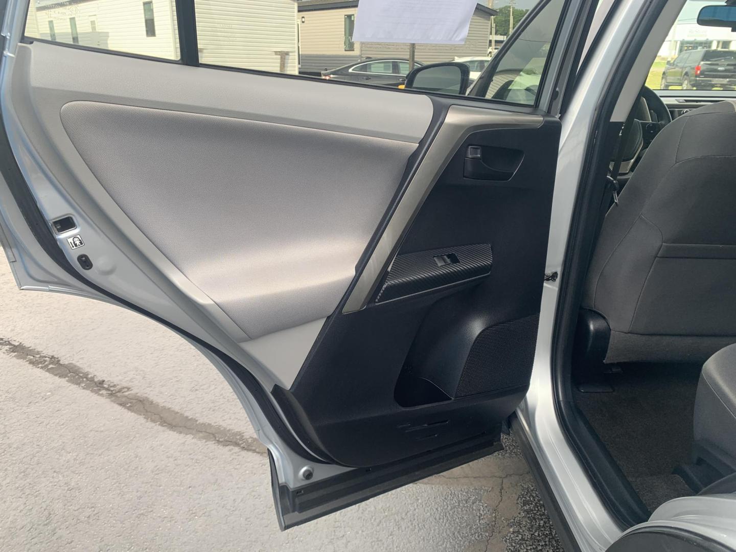 2013 SILVER /GRAY Toyota RAV4 LE (JTMZFREV1DD) with an 2.5L L4 DOHC 16V engine, Automatic transmission, located at 506 S. Kingshighway, Cape Girardeau, MO, 63703, (573) 235-5000, 37.294991, -89.553635 - 2013 Toyota RAV4 LE FWD 148,xxx miles 2.5L 4 Cyl. Front Wheel Drive Backup Cam Power Windows/Doors/Mirrors Cloth Seats We have financing available and we accept trades! Fill out a credit application on our website or come by today! If you have any questions, give us a call at (573) 235-5000 - Photo#15