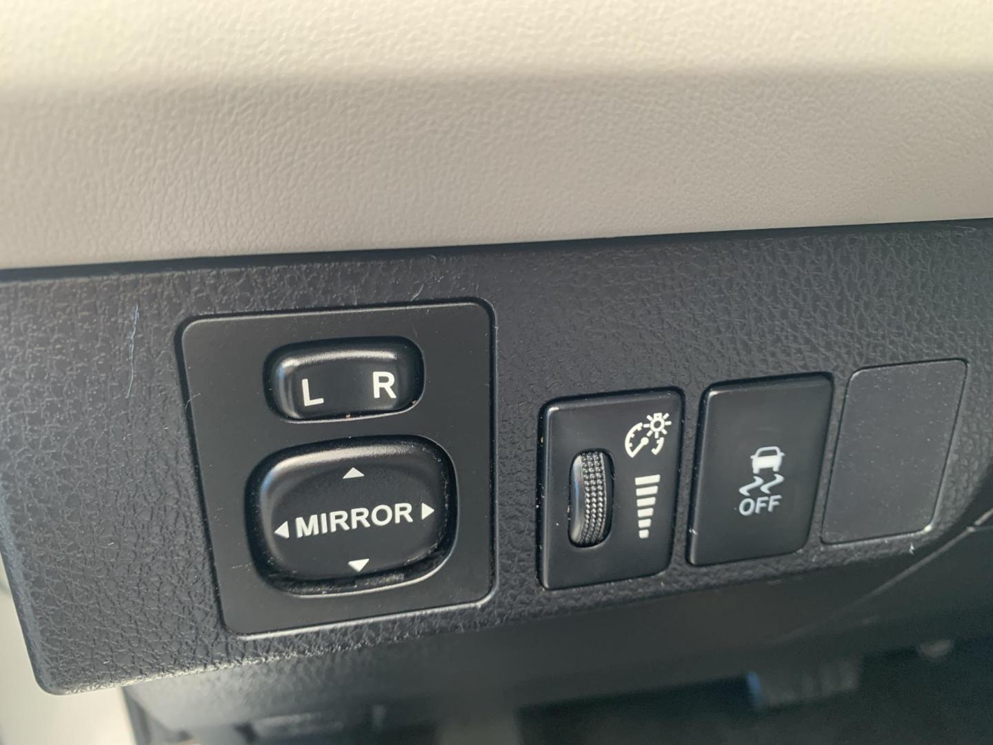 2013 SILVER /GRAY Toyota RAV4 LE (JTMZFREV1DD) with an 2.5L L4 DOHC 16V engine, Automatic transmission, located at 506 S. Kingshighway, Cape Girardeau, MO, 63703, (573) 235-5000, 37.294991, -89.553635 - 2013 Toyota RAV4 LE FWD 148,xxx miles 2.5L 4 Cyl. Front Wheel Drive Backup Cam Power Windows/Doors/Mirrors Cloth Seats We have financing available and we accept trades! Fill out a credit application on our website or come by today! If you have any questions, give us a call at (573) 235-5000 - Photo#20