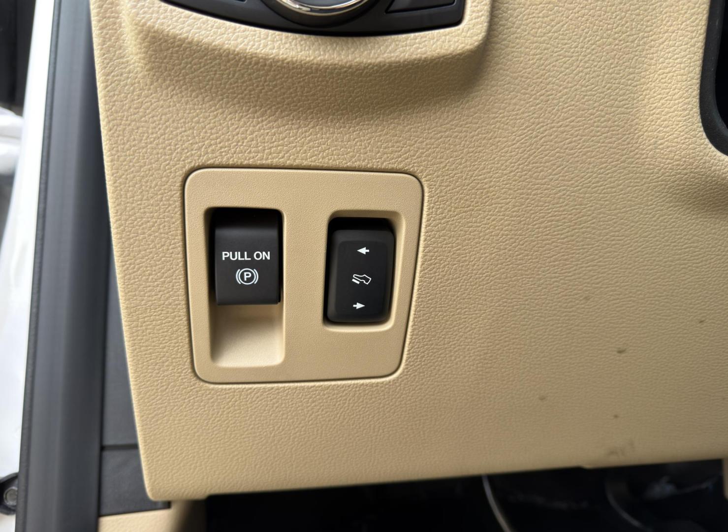 2015 WHITE /Tan Ford F-150 Lariat SuperCrew 6.5-ft. Bed 4WD (1FTEW1EP3FK) with an 2.7L V6 engine, Automatic transmission, located at 2990 Old Orchard Rd., Jackson, MO, 63755, 37.354214, -89.612106 - 2015 Ford F-150 Lariat 142xxx miles 4x4 2.7L V6 Automatic Leather Navigation Power/Heated/Cooled Seats Backup Camera Sunroof Bluetooth Remote Start Cruise Power Windows/Locks/Mirrors We have financing available and we accept trades! Fill out a credit application on our website or come - Photo#38