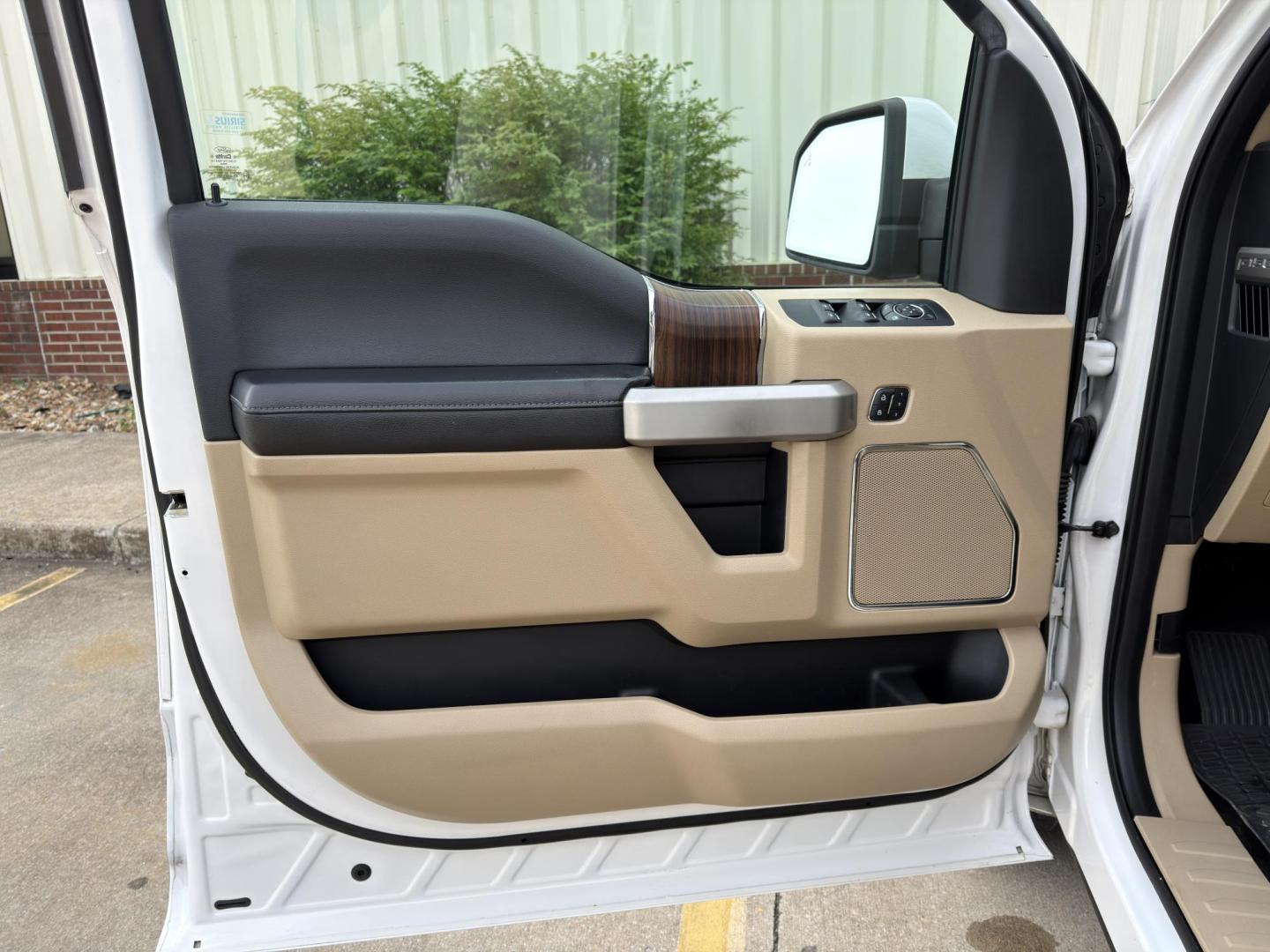 2015 WHITE /Tan Ford F-150 Lariat SuperCrew 6.5-ft. Bed 4WD (1FTEW1EP3FK) with an 2.7L V6 engine, Automatic transmission, located at 2990 Old Orchard Rd., Jackson, MO, 63755, 37.354214, -89.612106 - 2015 Ford F-150 Lariat 142xxx miles 4x4 2.7L V6 Automatic Leather Navigation Power/Heated/Cooled Seats Backup Camera Sunroof Bluetooth Remote Start Cruise Power Windows/Locks/Mirrors We have financing available and we accept trades! Fill out a credit application on our website or come - Photo#16