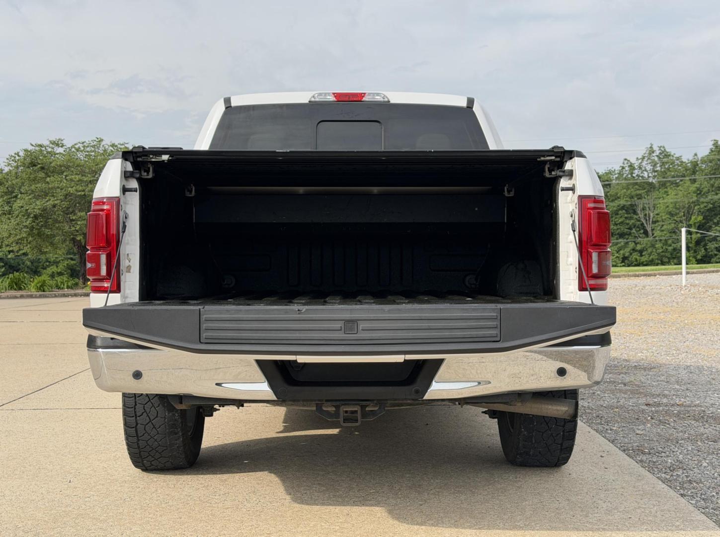 2015 WHITE /Tan Ford F-150 Lariat SuperCrew 6.5-ft. Bed 4WD (1FTEW1EP3FK) with an 2.7L V6 engine, Automatic transmission, located at 2990 Old Orchard Rd., Jackson, MO, 63755, 37.354214, -89.612106 - 2015 Ford F-150 Lariat 142xxx miles 4x4 2.7L V6 Automatic Leather Navigation Power/Heated/Cooled Seats Backup Camera Sunroof Bluetooth Remote Start Cruise Power Windows/Locks/Mirrors We have financing available and we accept trades! Fill out a credit application on our website or come - Photo#22