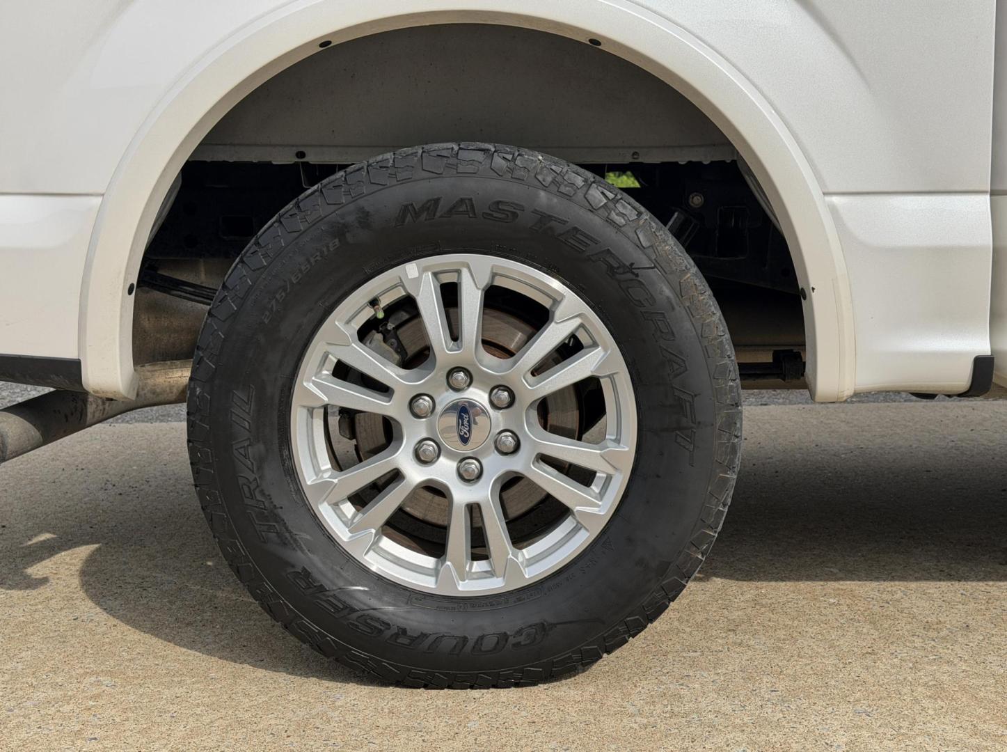 2015 WHITE /Tan Ford F-150 Lariat SuperCrew 6.5-ft. Bed 4WD (1FTEW1EP3FK) with an 2.7L V6 engine, Automatic transmission, located at 2990 Old Orchard Rd., Jackson, MO, 63755, 37.354214, -89.612106 - 2015 Ford F-150 Lariat 142xxx miles 4x4 2.7L V6 Automatic Leather Navigation Power/Heated/Cooled Seats Backup Camera Sunroof Bluetooth Remote Start Cruise Power Windows/Locks/Mirrors We have financing available and we accept trades! Fill out a credit application on our website or come - Photo#46