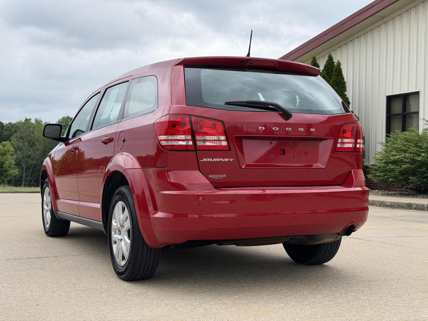 2015 RED /Black Dodge Journey SE (3C4PDCAB6FT) with an 2.4L 4 Cyl. engine, Automatic transmission, located at 2990 Old Orchard Rd., Jackson, MO, 63755, 37.354214, -89.612106 - 2015 Dodge Journey SE 156xxx miles Front Wheel Drive 2.4L 4 Cyl. Automatic Cruise Power Windows/Locks/Mirrors We have financing available and we accept trades! Fill out a credit application on our website or come by today! If you have any questions, give us a call at (573) 204-7777 or visit - Photo#6