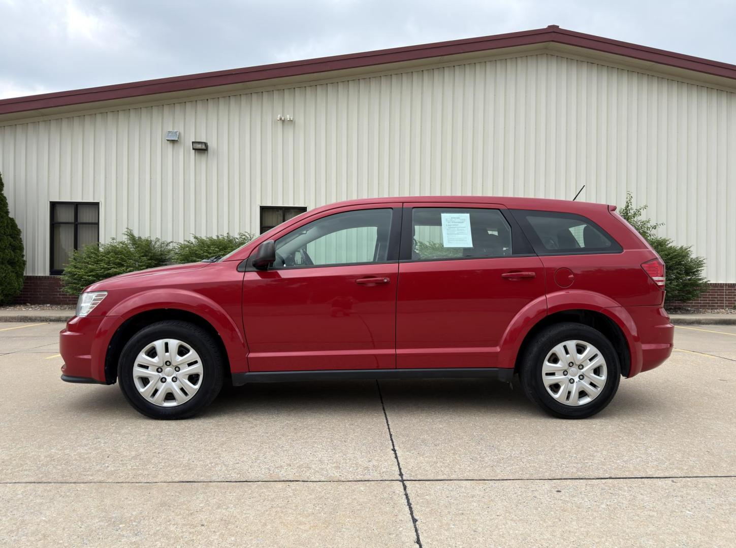 2015 RED /Black Dodge Journey SE (3C4PDCAB6FT) with an 2.4L 4 Cyl. engine, Automatic transmission, located at 2990 Old Orchard Rd., Jackson, MO, 63755, 37.354214, -89.612106 - 2015 Dodge Journey SE 156xxx miles Front Wheel Drive 2.4L 4 Cyl. Automatic Cruise Power Windows/Locks/Mirrors We have financing available and we accept trades! Fill out a credit application on our website or come by today! If you have any questions, give us a call at (573) 204-7777 or visit - Photo#3