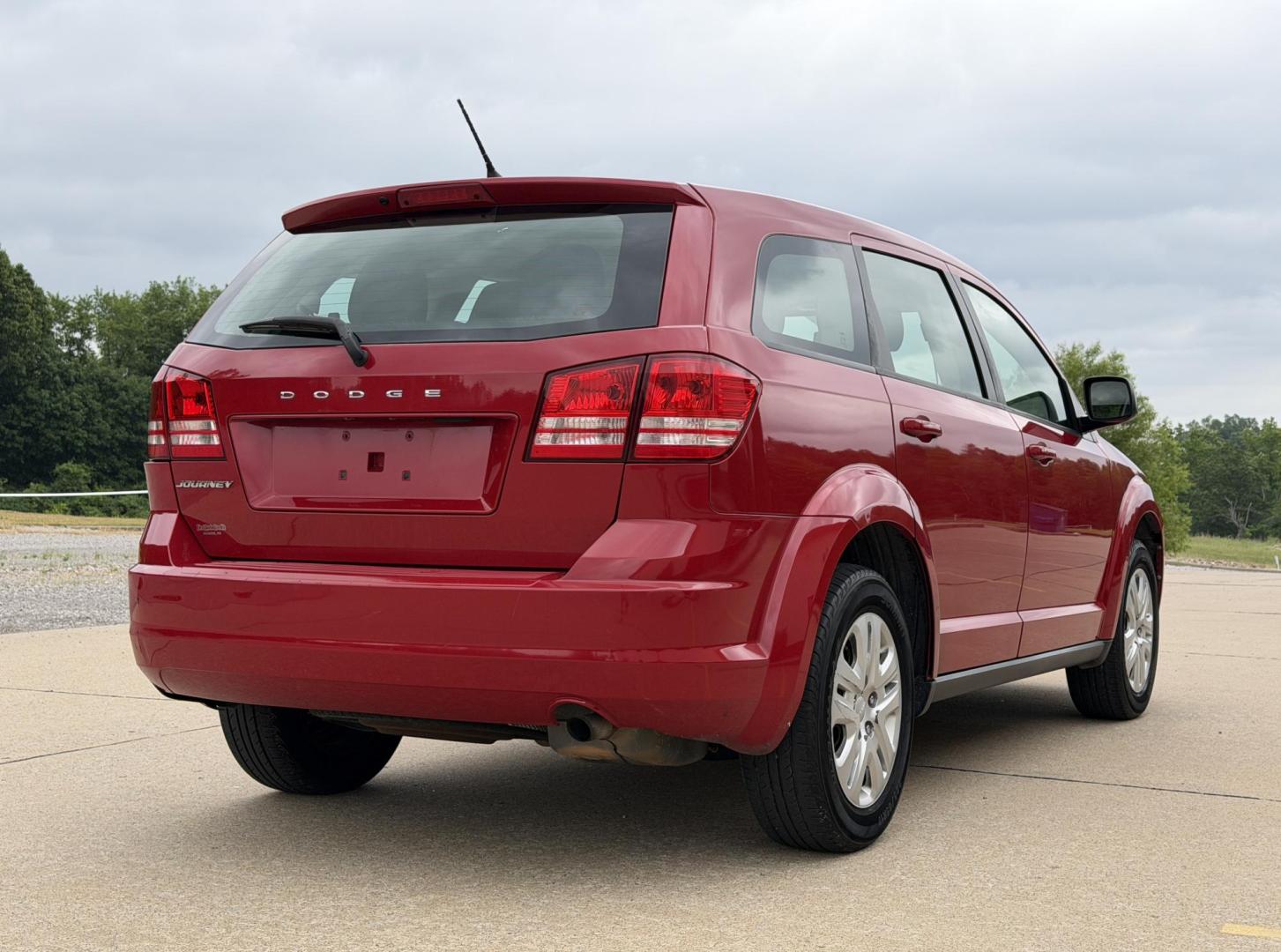 2015 RED /Black Dodge Journey SE (3C4PDCAB6FT) with an 2.4L 4 Cyl. engine, Automatic transmission, located at 2990 Old Orchard Rd., Jackson, MO, 63755, 37.354214, -89.612106 - 2015 Dodge Journey SE 156xxx miles Front Wheel Drive 2.4L 4 Cyl. Automatic Cruise Power Windows/Locks/Mirrors We have financing available and we accept trades! Fill out a credit application on our website or come by today! If you have any questions, give us a call at (573) 204-7777 or visit - Photo#5