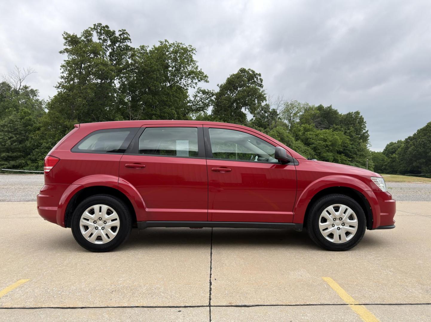 2015 RED /Black Dodge Journey SE (3C4PDCAB6FT) with an 2.4L 4 Cyl. engine, Automatic transmission, located at 2990 Old Orchard Rd., Jackson, MO, 63755, 37.354214, -89.612106 - 2015 Dodge Journey SE 156xxx miles Front Wheel Drive 2.4L 4 Cyl. Automatic Cruise Power Windows/Locks/Mirrors We have financing available and we accept trades! Fill out a credit application on our website or come by today! If you have any questions, give us a call at (573) 204-7777 or visit - Photo#4