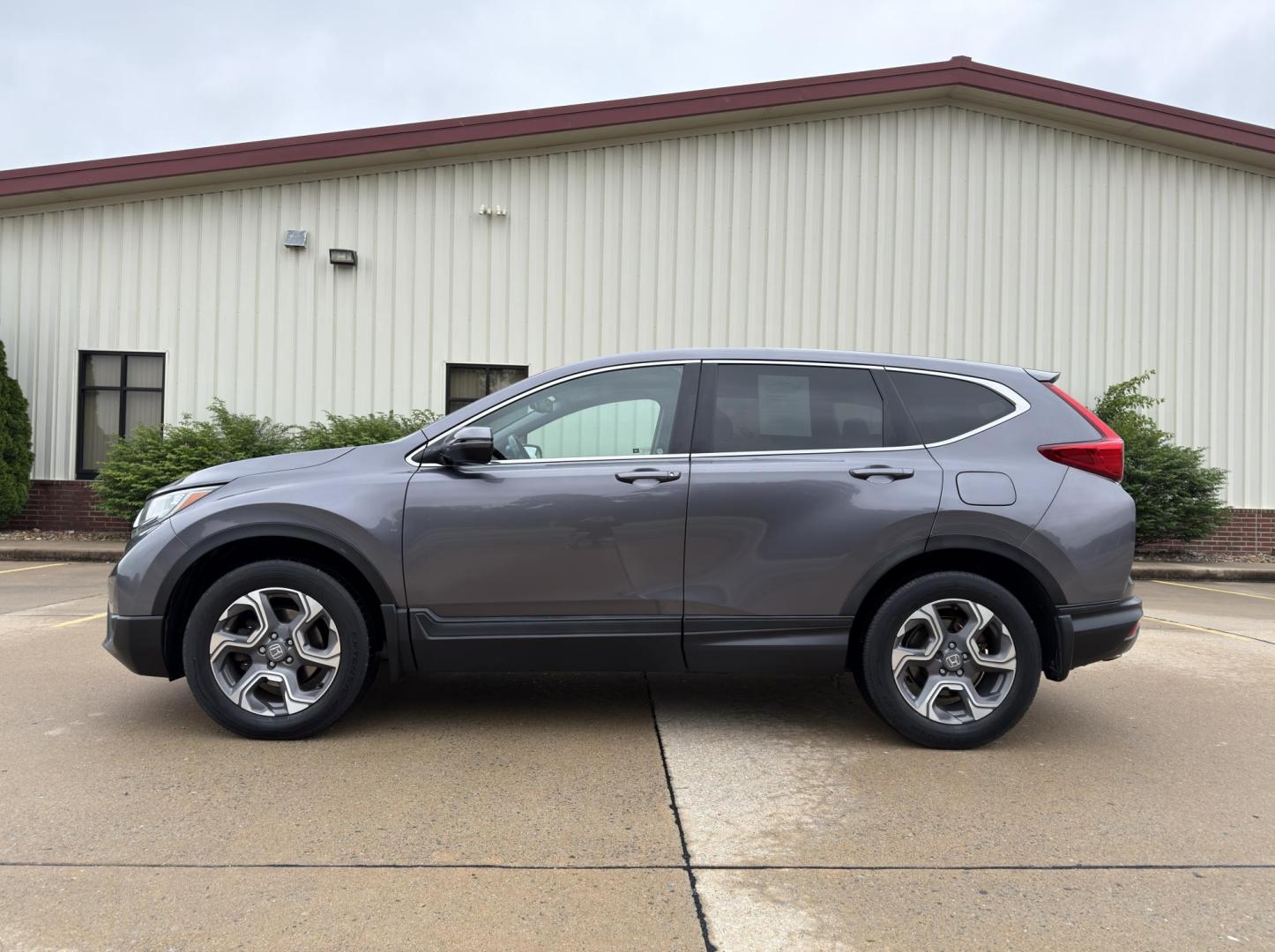 2018 GRAY /Gray Honda CR-V EX-L AWD (7FARW2H85JE) with an 1.5L 4 Cyl. engine, CVT transmission, located at 2990 Old Orchard Rd., Jackson, MO, 63755, 37.354214, -89.612106 - 2018 Honda CR-V EX-L 122xxx miles All Wheel Drive 1.5L 4 Cyl. Automatic Leather Backup Camera Power/Heated Seats Sunroof Bluetooth Remote Start Cruise Power Windows/Locks/Mirrors We have financing available and we accept trades! Fill out a credit application on our website or come by to - Photo#8