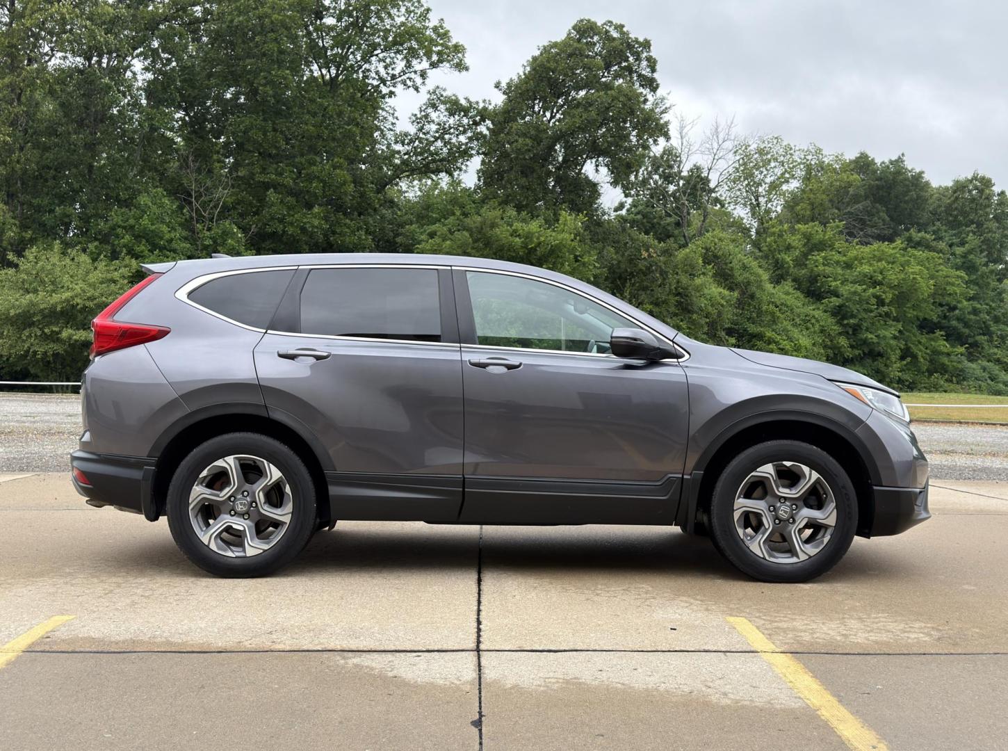 2018 GRAY /Gray Honda CR-V EX-L AWD (7FARW2H85JE) with an 1.5L 4 Cyl. engine, CVT transmission, located at 2990 Old Orchard Rd., Jackson, MO, 63755, 37.354214, -89.612106 - 2018 Honda CR-V EX-L 122xxx miles All Wheel Drive 1.5L 4 Cyl. Automatic Leather Backup Camera Power/Heated Seats Sunroof Bluetooth Remote Start Cruise Power Windows/Locks/Mirrors We have financing available and we accept trades! Fill out a credit application on our website or come by to - Photo#9