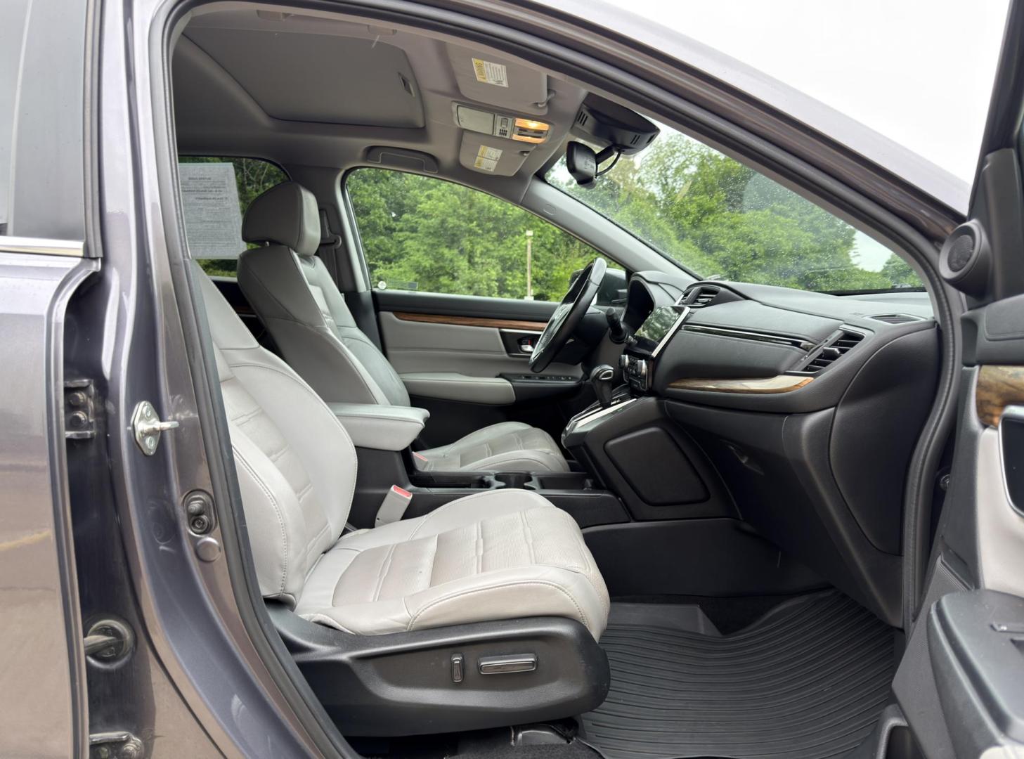 2018 GRAY /Gray Honda CR-V EX-L AWD (7FARW2H85JE) with an 1.5L 4 Cyl. engine, CVT transmission, located at 2990 Old Orchard Rd., Jackson, MO, 63755, 37.354214, -89.612106 - 2018 Honda CR-V EX-L 122xxx miles All Wheel Drive 1.5L 4 Cyl. Automatic Leather Backup Camera Power/Heated Seats Sunroof Bluetooth Remote Start Cruise Power Windows/Locks/Mirrors We have financing available and we accept trades! Fill out a credit application on our website or come by to - Photo#17