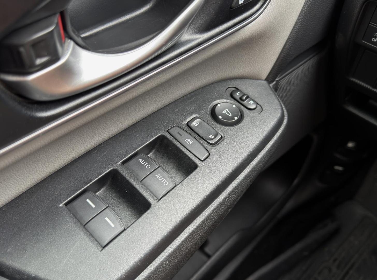 2018 GRAY /Gray Honda CR-V EX-L AWD (7FARW2H85JE) with an 1.5L 4 Cyl. engine, CVT transmission, located at 2990 Old Orchard Rd., Jackson, MO, 63755, 37.354214, -89.612106 - 2018 Honda CR-V EX-L 122xxx miles All Wheel Drive 1.5L 4 Cyl. Automatic Leather Backup Camera Power/Heated Seats Sunroof Bluetooth Remote Start Cruise Power Windows/Locks/Mirrors We have financing available and we accept trades! Fill out a credit application on our website or come by to - Photo#30