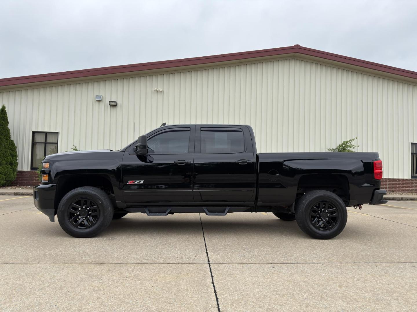 2018 BLACK /Black Chevrolet Silverado 2500HD LT Crew Cab 4WD (1GC1KVEG3JF) with an 6.0L V8 engine, Automatic transmission, located at 2990 Old Orchard Rd., Jackson, MO, 63755, 37.354214, -89.612106 - 2018 Chevrolet Silverado 2500HD LT 122xxx miles 4x4 6.0L V8 Automatic Navigation Backup Camera Power Driver Seat Bluetooth Remote Start Cruise Power Windows/Locks/Mirrors We have financing available and we accept trades! Fill out a credit application on our website or come by today! If - Photo#8