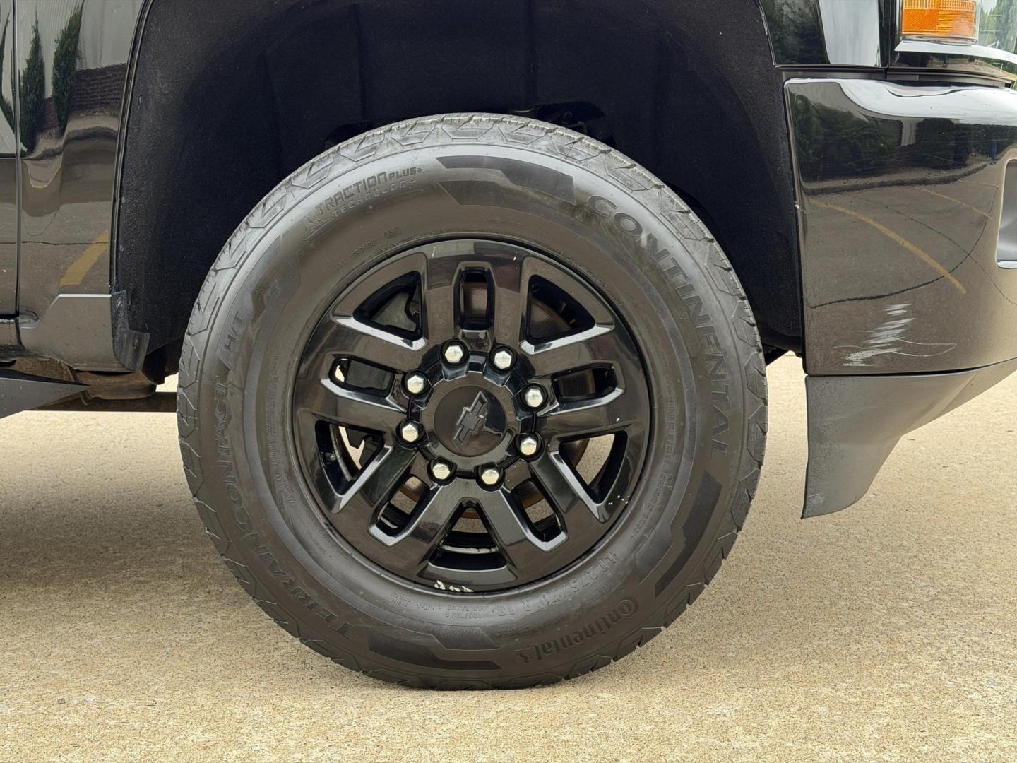 2018 BLACK /Black Chevrolet Silverado 2500HD LT Crew Cab 4WD (1GC1KVEG3JF) with an 6.0L V8 engine, Automatic transmission, located at 2990 Old Orchard Rd., Jackson, MO, 63755, 37.354214, -89.612106 - 2018 Chevrolet Silverado 2500HD LT 122xxx miles 4x4 6.0L V8 Automatic Navigation Backup Camera Power Driver Seat Bluetooth Remote Start Cruise Power Windows/Locks/Mirrors We have financing available and we accept trades! Fill out a credit application on our website or come by today! If - Photo#39