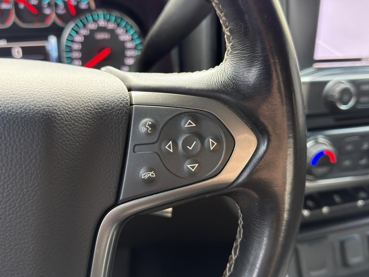 2018 BLACK /Black Chevrolet Silverado 2500HD LT Crew Cab 4WD (1GC1KVEG3JF) with an 6.0L V8 engine, Automatic transmission, located at 2990 Old Orchard Rd., Jackson, MO, 63755, 37.354214, -89.612106 - 2018 Chevrolet Silverado 2500HD LT 122xxx miles 4x4 6.0L V8 Automatic Navigation Backup Camera Power Driver Seat Bluetooth Remote Start Cruise Power Windows/Locks/Mirrors We have financing available and we accept trades! Fill out a credit application on our website or come by today! If - Photo#25