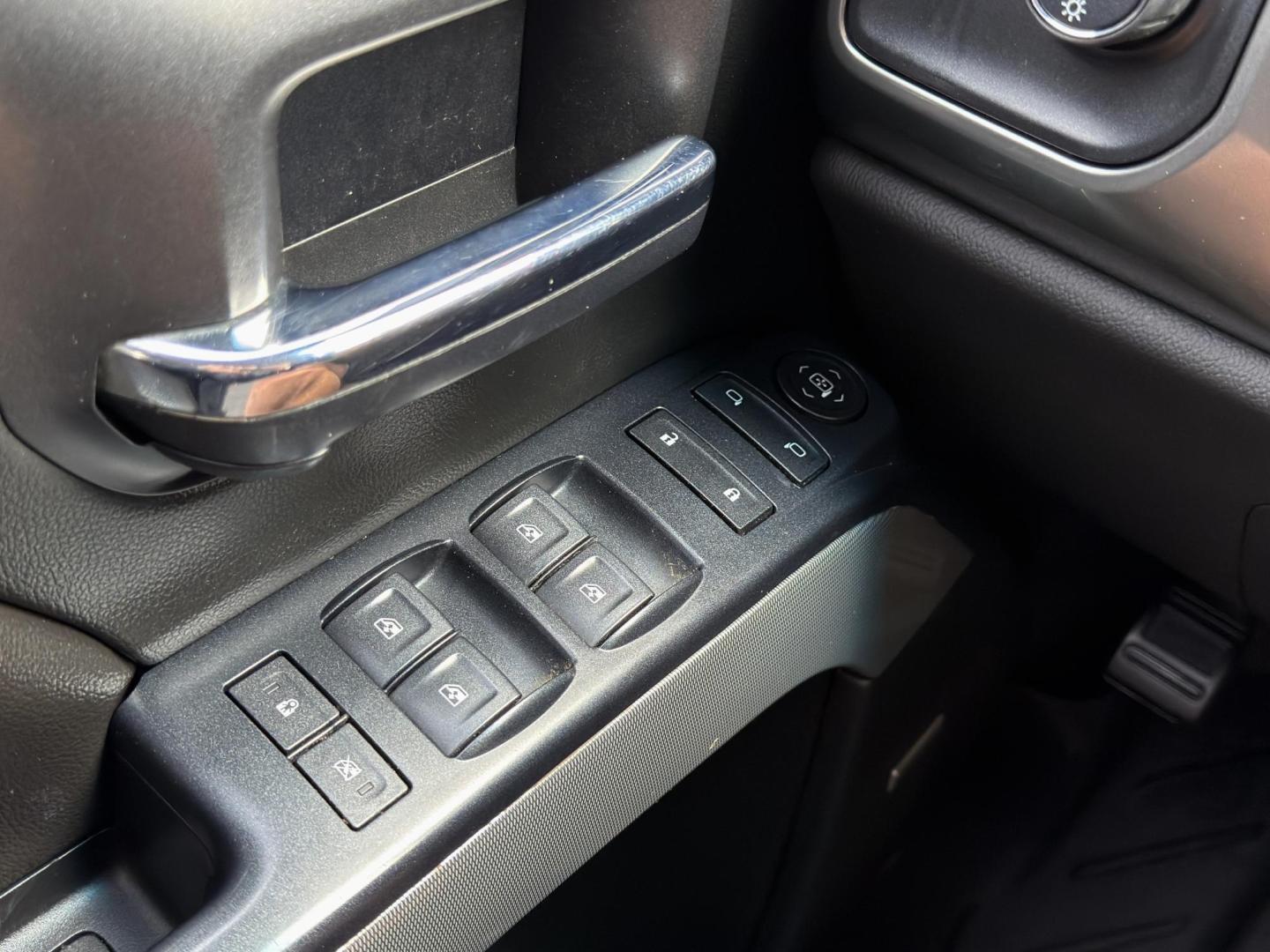 2018 BLACK /Black Chevrolet Silverado 2500HD LT Crew Cab 4WD (1GC1KVEG3JF) with an 6.0L V8 engine, Automatic transmission, located at 2990 Old Orchard Rd., Jackson, MO, 63755, 37.354214, -89.612106 - 2018 Chevrolet Silverado 2500HD LT 122xxx miles 4x4 6.0L V8 Automatic Navigation Backup Camera Power Driver Seat Bluetooth Remote Start Cruise Power Windows/Locks/Mirrors We have financing available and we accept trades! Fill out a credit application on our website or come by today! If - Photo#31