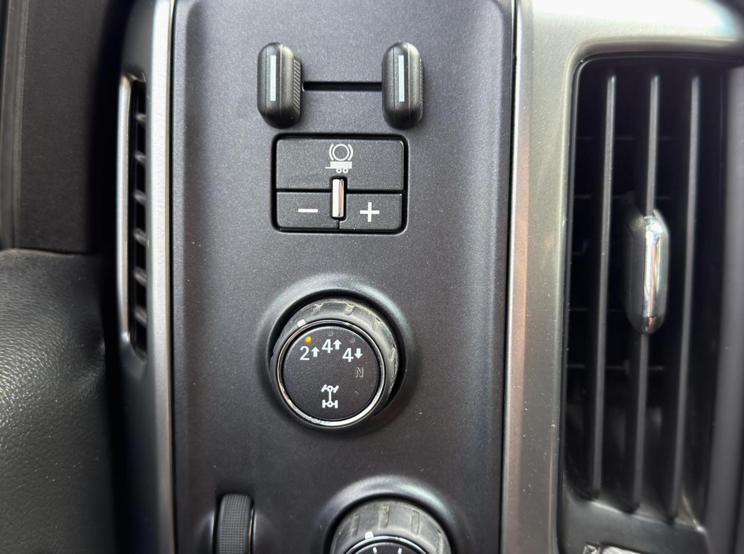 2018 BLACK /Black Chevrolet Silverado 2500HD LT Crew Cab 4WD (1GC1KVEG3JF) with an 6.0L V8 engine, Automatic transmission, located at 2990 Old Orchard Rd., Jackson, MO, 63755, 37.354214, -89.612106 - 2018 Chevrolet Silverado 2500HD LT 122xxx miles 4x4 6.0L V8 Automatic Navigation Backup Camera Power Driver Seat Bluetooth Remote Start Cruise Power Windows/Locks/Mirrors We have financing available and we accept trades! Fill out a credit application on our website or come by today! If - Photo#2