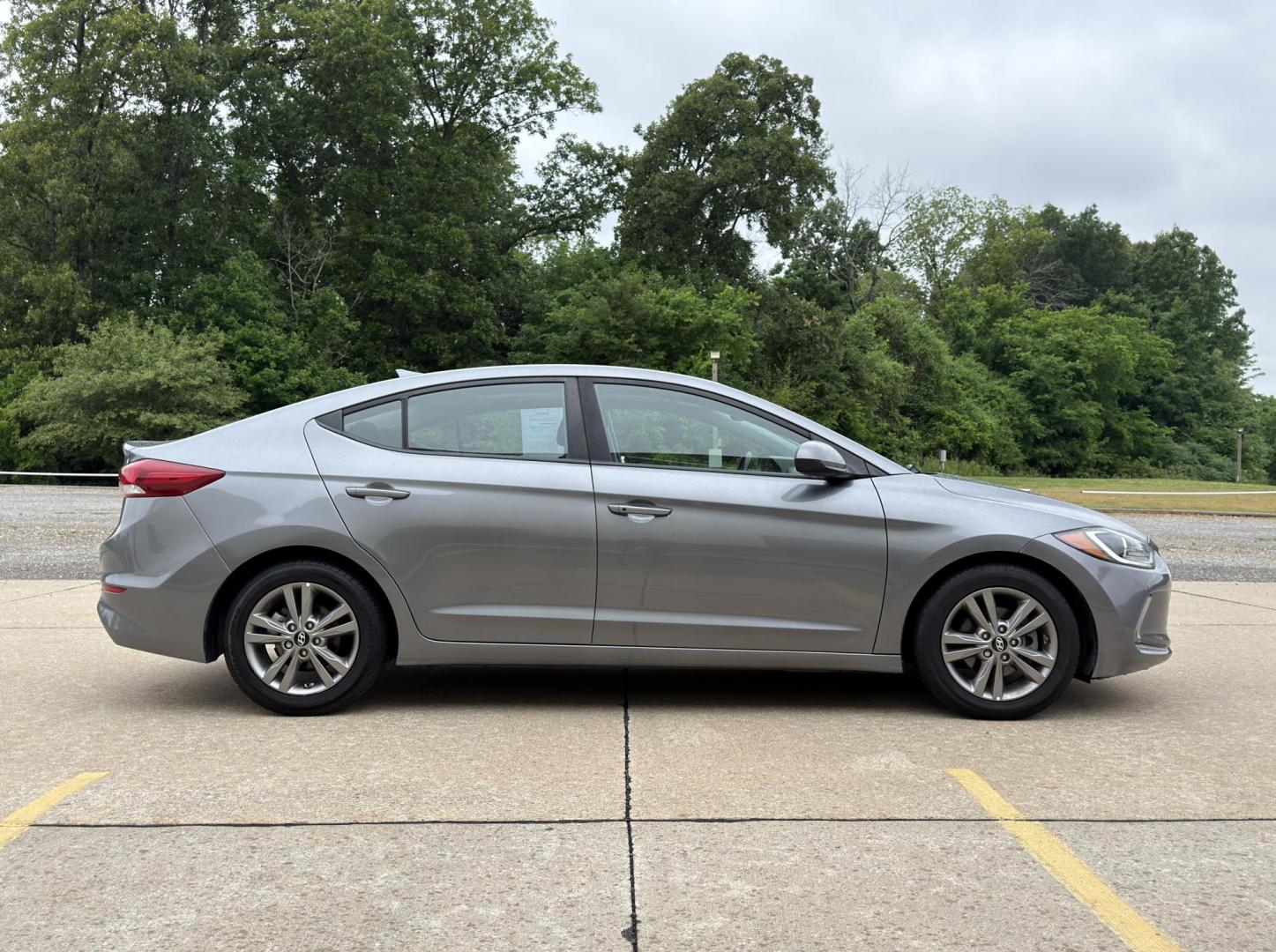 2018 GRAY /Black Hyundai Elantra Value (5NPD84LF8JH) with an 2.0L 4 Cyl. engine, Automatic transmission, located at 2990 Old Orchard Rd., Jackson, MO, 63755, 37.354214, -89.612106 - 2018 Hyundai Elantra Value 100xxx miles Front Wheel Drive 2.0L 4 Cyl. Automatic Backup Camera Heated Seats Sunroof Bluetooth Cruise Power Windows/Locks/Mirrors We have financing available and we accept trades! Fill out a credit application on our website or come by today! If you have any - Photo#7