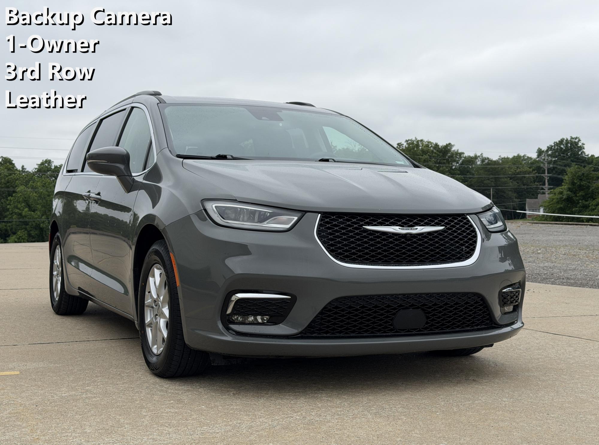 photo of 2022 Chrysler Pacifica Touring-L