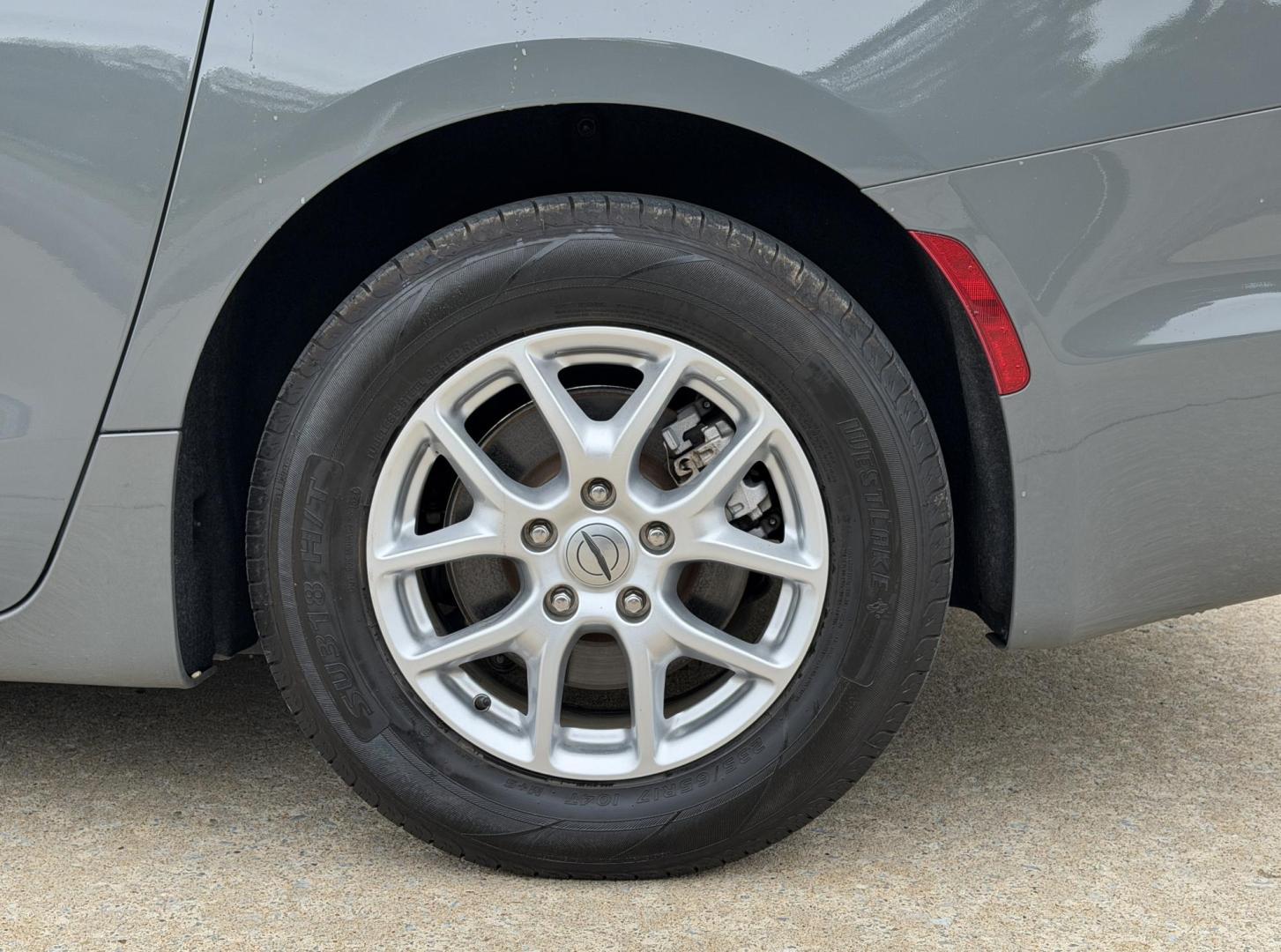 2022 GRAY /Black Chrysler Pacifica Touring-L (2C4RC1BG7NR) with an 3.6L V6 engine, Automatic transmission, located at 2990 Old Orchard Rd., Jackson, MO, 63755, 37.354214, -89.612106 - 2022 Chrysler Pacifica Touring L 1-Owner 87xxx miles Front Wheel Drive 3.6L V6 Automatic Leather 3rd Row Stow 'N Go Backup Camera Power Driver Seat Heated Seats Heated Steering Wheel Bluetooth Remote Start Cruise Power Windows/Locks/Mirrors We have financing available and we accept - Photo#42