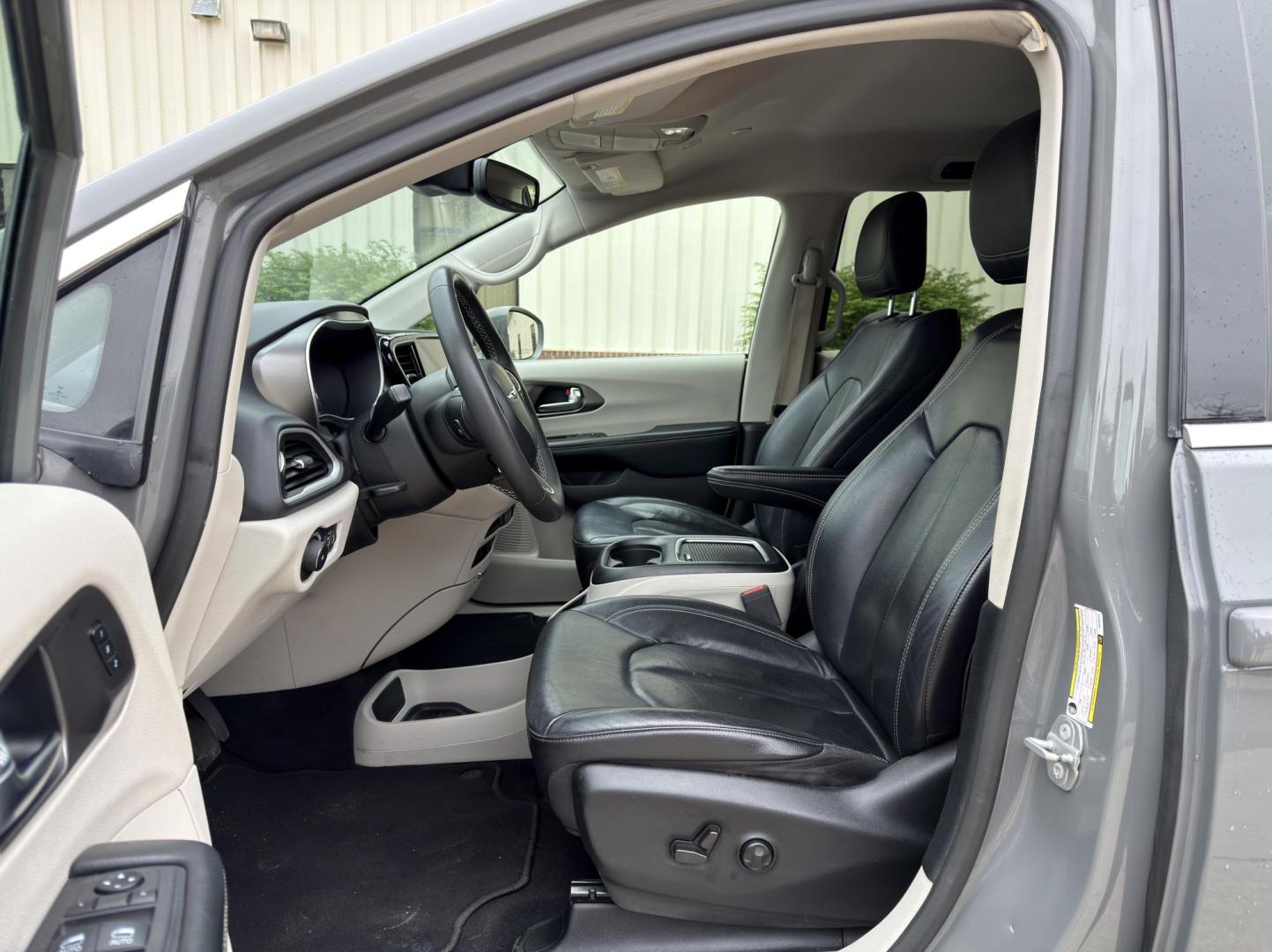 2022 GRAY /Black Chrysler Pacifica Touring-L (2C4RC1BG7NR) with an 3.6L V6 engine, Automatic transmission, located at 2990 Old Orchard Rd., Jackson, MO, 63755, 37.354214, -89.612106 - 2022 Chrysler Pacifica Touring L 1-Owner 87xxx miles Front Wheel Drive 3.6L V6 Automatic Leather 3rd Row Stow 'N Go Backup Camera Power Driver Seat Heated Seats Heated Steering Wheel Bluetooth Remote Start Cruise Power Windows/Locks/Mirrors We have financing available and we accept - Photo#14