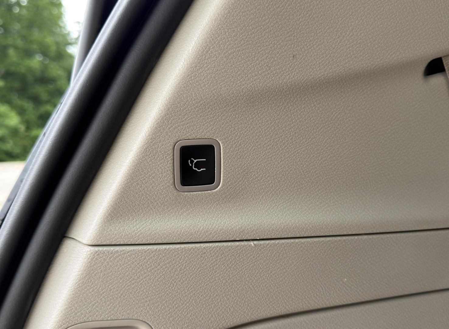 2022 GRAY /Black Chrysler Pacifica Touring-L (2C4RC1BG7NR) with an 3.6L V6 engine, Automatic transmission, located at 2990 Old Orchard Rd., Jackson, MO, 63755, 37.354214, -89.612106 - 2022 Chrysler Pacifica Touring L 1-Owner 87xxx miles Front Wheel Drive 3.6L V6 Automatic Leather 3rd Row Stow 'N Go Backup Camera Power Driver Seat Heated Seats Heated Steering Wheel Bluetooth Remote Start Cruise Power Windows/Locks/Mirrors We have financing available and we accept - Photo#22