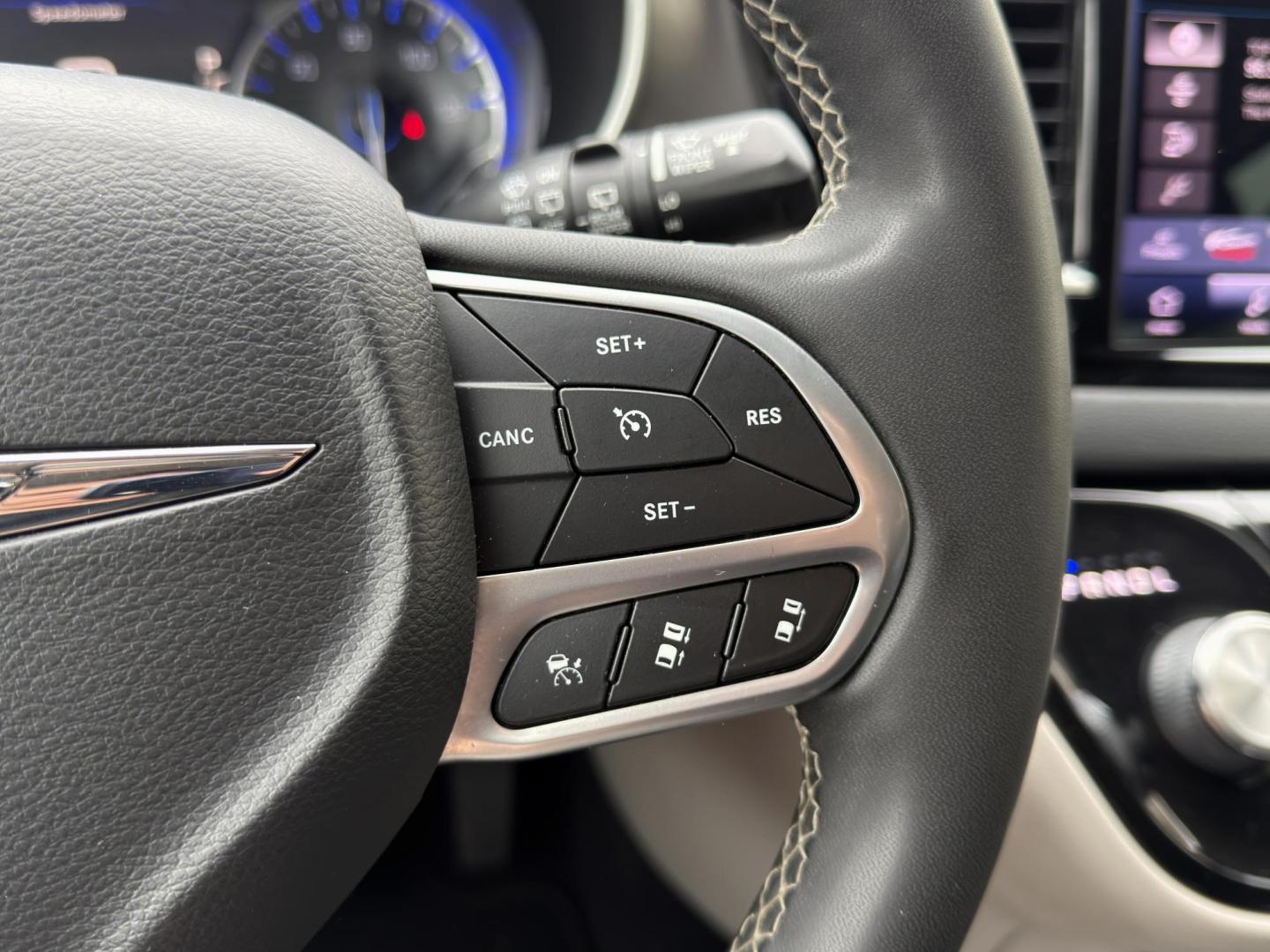 2022 GRAY /Black Chrysler Pacifica Touring-L (2C4RC1BG7NR) with an 3.6L V6 engine, Automatic transmission, located at 2990 Old Orchard Rd., Jackson, MO, 63755, 37.354214, -89.612106 - 2022 Chrysler Pacifica Touring L 1-Owner 87xxx miles Front Wheel Drive 3.6L V6 Automatic Leather 3rd Row Stow 'N Go Backup Camera Power Driver Seat Heated Seats Heated Steering Wheel Bluetooth Remote Start Cruise Power Windows/Locks/Mirrors We have financing available and we accept - Photo#26