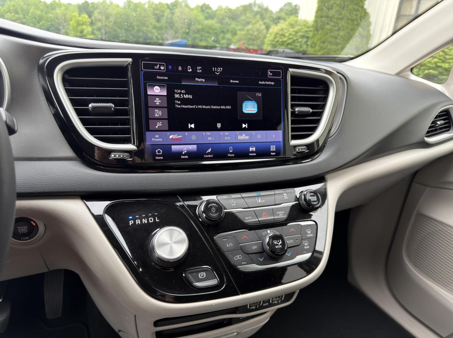 2022 GRAY /Black Chrysler Pacifica Touring-L (2C4RC1BG7NR) with an 3.6L V6 engine, Automatic transmission, located at 2990 Old Orchard Rd., Jackson, MO, 63755, 37.354214, -89.612106 - 2022 Chrysler Pacifica Touring L 1-Owner 87xxx miles Front Wheel Drive 3.6L V6 Automatic Leather 3rd Row Stow 'N Go Backup Camera Power Driver Seat Heated Seats Heated Steering Wheel Bluetooth Remote Start Cruise Power Windows/Locks/Mirrors We have financing available and we accept - Photo#27
