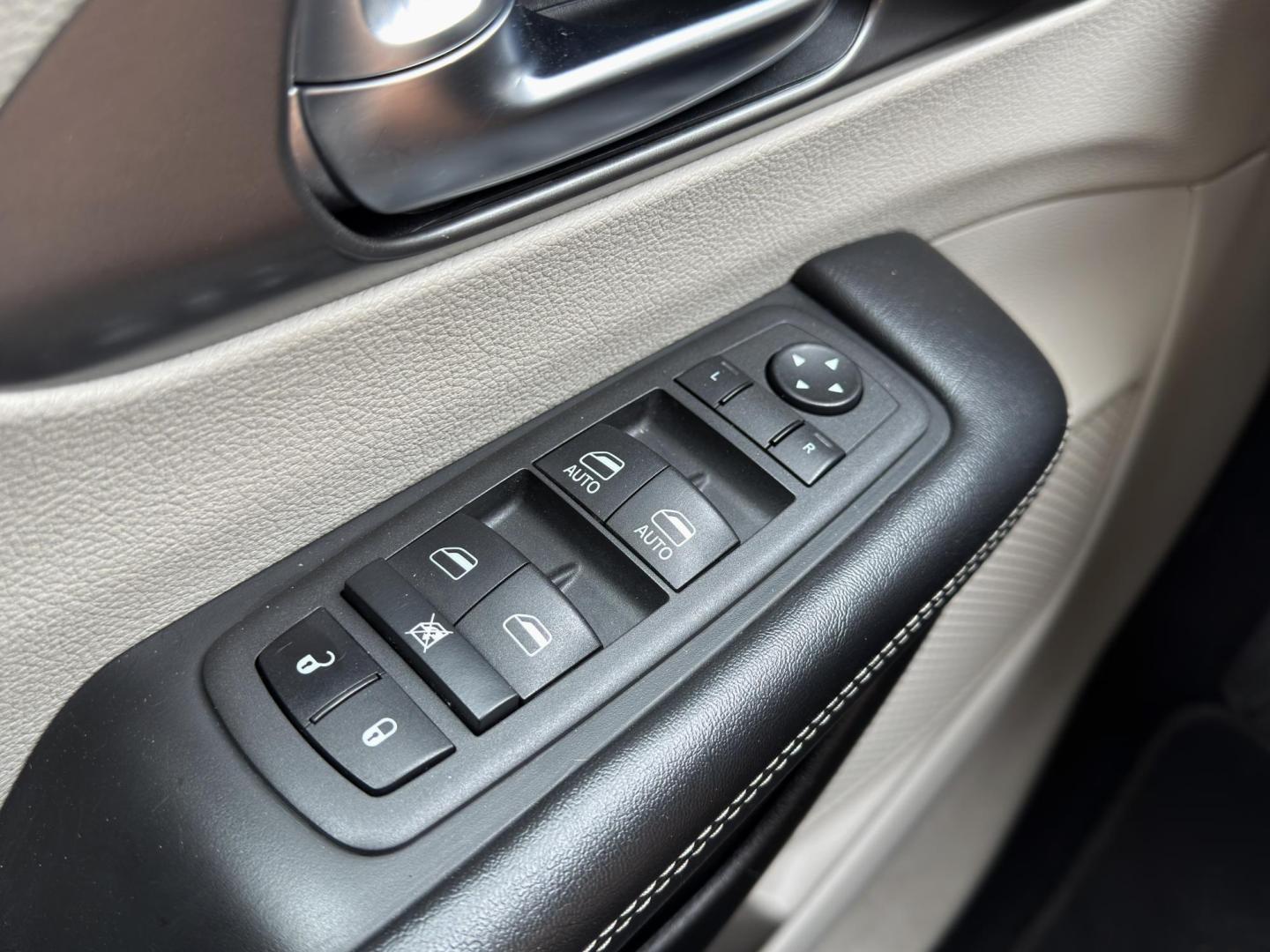 2022 GRAY /Black Chrysler Pacifica Touring-L (2C4RC1BG7NR) with an 3.6L V6 engine, Automatic transmission, located at 2990 Old Orchard Rd., Jackson, MO, 63755, 37.354214, -89.612106 - 2022 Chrysler Pacifica Touring L 1-Owner 87xxx miles Front Wheel Drive 3.6L V6 Automatic Leather 3rd Row Stow 'N Go Backup Camera Power Driver Seat Heated Seats Heated Steering Wheel Bluetooth Remote Start Cruise Power Windows/Locks/Mirrors We have financing available and we accept - Photo#31