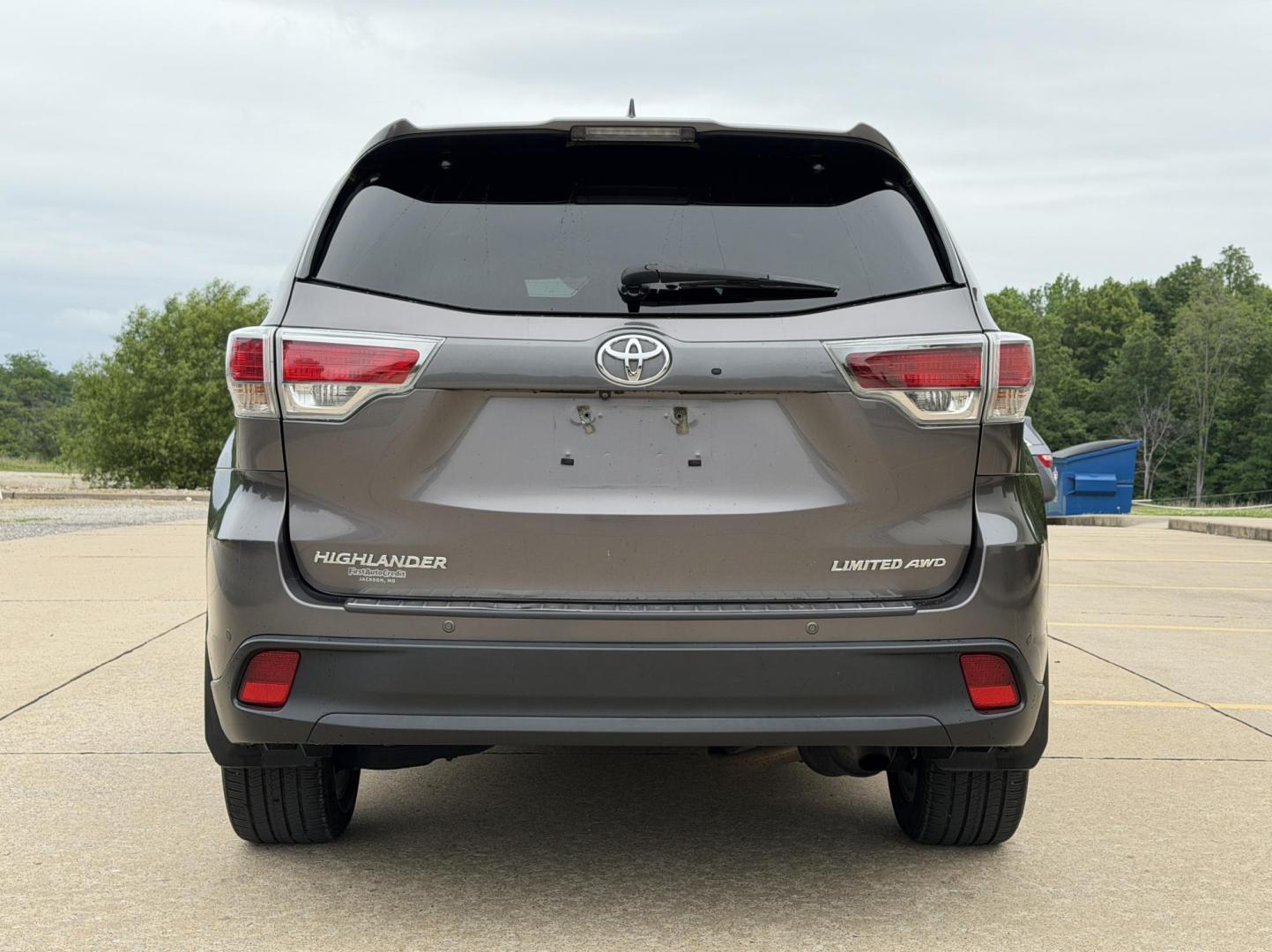 2016 GRAY /Black Toyota Highlander Limited AWD V6 (5TDDKRFH0GS) with an 3.5L V6 engine, Automatic transmission, located at 2990 Old Orchard Rd., Jackson, MO, 63755, 37.354214, -89.612106 - 2016 Toyota Highlander Limited 101xxx miles All Wheel Drive 3.5L V6 Automatic Leather 3rd Row Navigation Power/Heated/Cooled Seats Heated Rear Seats Heated Steering Wheel Backup Camera Sunroof Bluetooth Cruise Power Windows/Locks/Mirrors We have financing available and we accept trad - Photo#13