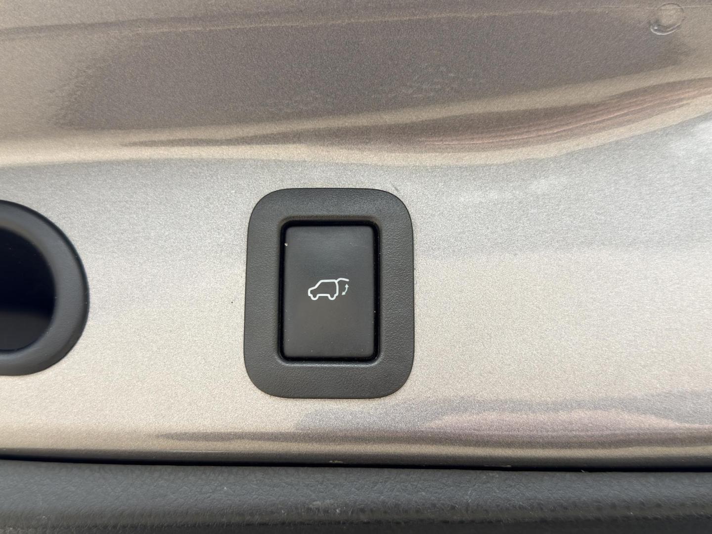 2016 GRAY /Black Toyota Highlander Limited AWD V6 (5TDDKRFH0GS) with an 3.5L V6 engine, Automatic transmission, located at 2990 Old Orchard Rd., Jackson, MO, 63755, 37.354214, -89.612106 - 2016 Toyota Highlander Limited 101xxx miles All Wheel Drive 3.5L V6 Automatic Leather 3rd Row Navigation Power/Heated/Cooled Seats Heated Rear Seats Heated Steering Wheel Backup Camera Sunroof Bluetooth Cruise Power Windows/Locks/Mirrors We have financing available and we accept trad - Photo#24