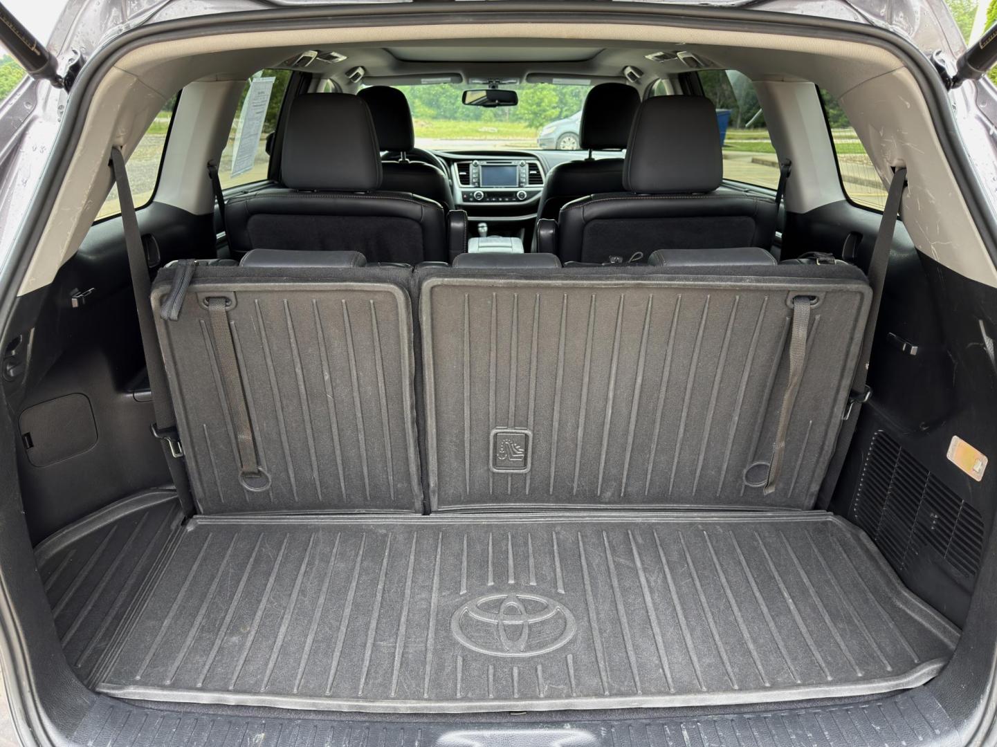 2016 GRAY /Black Toyota Highlander Limited AWD V6 (5TDDKRFH0GS) with an 3.5L V6 engine, Automatic transmission, located at 2990 Old Orchard Rd., Jackson, MO, 63755, 37.354214, -89.612106 - 2016 Toyota Highlander Limited 101xxx miles All Wheel Drive 3.5L V6 Automatic Leather 3rd Row Navigation Power/Heated/Cooled Seats Heated Rear Seats Heated Steering Wheel Backup Camera Sunroof Bluetooth Cruise Power Windows/Locks/Mirrors We have financing available and we accept trad - Photo#23