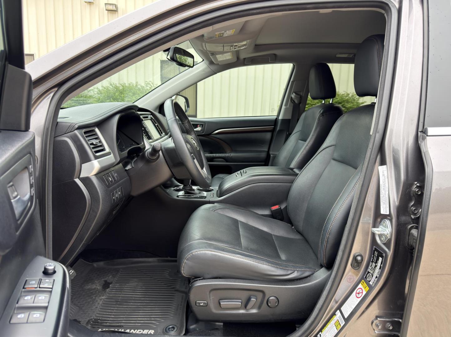 2016 GRAY /Black Toyota Highlander Limited AWD V6 (5TDDKRFH0GS) with an 3.5L V6 engine, Automatic transmission, located at 2990 Old Orchard Rd., Jackson, MO, 63755, 37.354214, -89.612106 - 2016 Toyota Highlander Limited 101xxx miles All Wheel Drive 3.5L V6 Automatic Leather 3rd Row Navigation Power/Heated/Cooled Seats Heated Rear Seats Heated Steering Wheel Backup Camera Sunroof Bluetooth Cruise Power Windows/Locks/Mirrors We have financing available and we accept trad - Photo#16