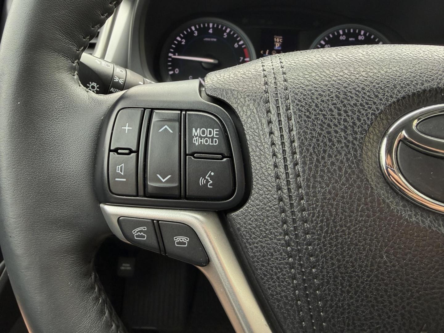 2016 GRAY /Black Toyota Highlander Limited AWD V6 (5TDDKRFH0GS) with an 3.5L V6 engine, Automatic transmission, located at 2990 Old Orchard Rd., Jackson, MO, 63755, 37.354214, -89.612106 - 2016 Toyota Highlander Limited 101xxx miles All Wheel Drive 3.5L V6 Automatic Leather 3rd Row Navigation Power/Heated/Cooled Seats Heated Rear Seats Heated Steering Wheel Backup Camera Sunroof Bluetooth Cruise Power Windows/Locks/Mirrors We have financing available and we accept trad - Photo#27