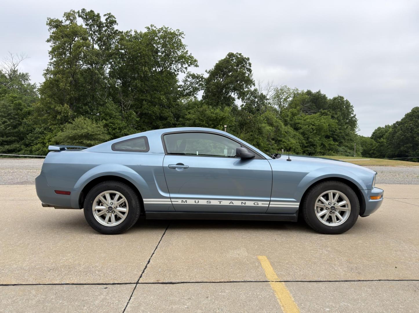 2006 BLUE /Black Ford Mustang Premium (1ZVFT80N565) with an 4.0L V6 engine, Automatic transmission, located at 2990 Old Orchard Rd., Jackson, MO, 63755, 37.354214, -89.612106 - 2006 Ford Mustang Premium 67xxx miles Rear Wheel Drive 4.0L V6 Automatic Leather Power Driver Seat Bluetooth Cruise Power Windows/Locks/Mirrors We have financing available and we accept trades! Fill out a credit application on our website or come by today! If you have any questions, give - Photo#5
