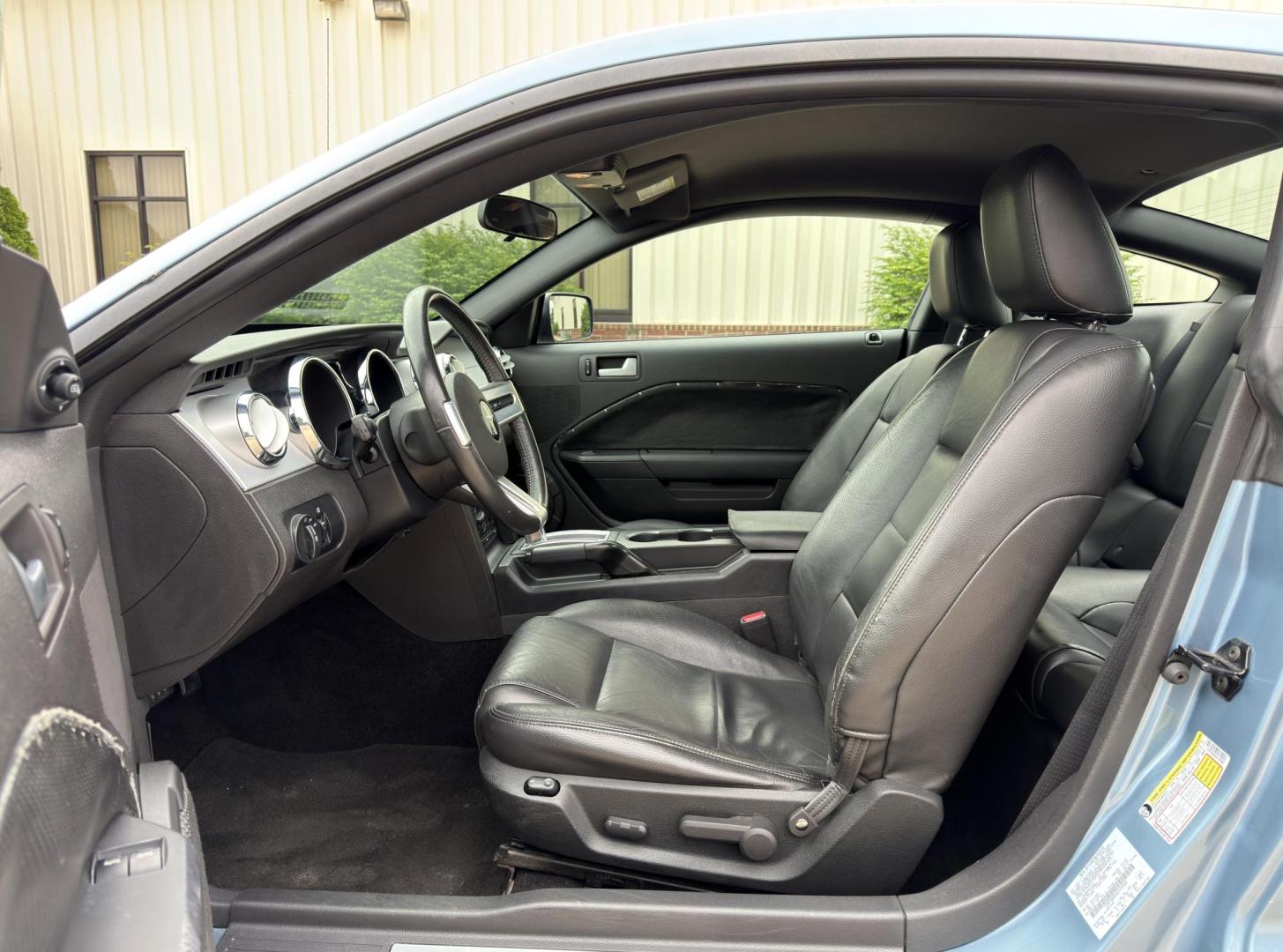 2006 BLUE /Black Ford Mustang Premium (1ZVFT80N565) with an 4.0L V6 engine, Automatic transmission, located at 2990 Old Orchard Rd., Jackson, MO, 63755, 37.354214, -89.612106 - 2006 Ford Mustang Premium 67xxx miles Rear Wheel Drive 4.0L V6 Automatic Leather Power Driver Seat Bluetooth Cruise Power Windows/Locks/Mirrors We have financing available and we accept trades! Fill out a credit application on our website or come by today! If you have any questions, give - Photo#11