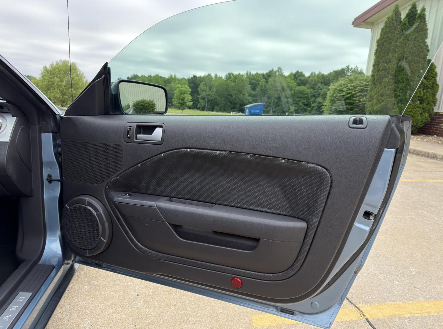 2006 BLUE /Black Ford Mustang Premium (1ZVFT80N565) with an 4.0L V6 engine, Automatic transmission, located at 2990 Old Orchard Rd., Jackson, MO, 63755, 37.354214, -89.612106 - 2006 Ford Mustang Premium 67xxx miles Rear Wheel Drive 4.0L V6 Automatic Leather Power Driver Seat Bluetooth Cruise Power Windows/Locks/Mirrors We have financing available and we accept trades! Fill out a credit application on our website or come by today! If you have any questions, give - Photo#12