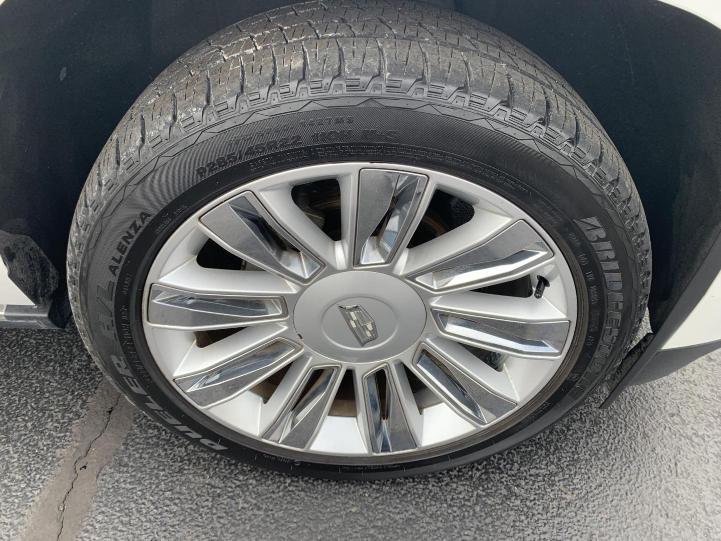 2017 WHITE /BLACK Cadillac Escalade Platinum 4WD (1GYS4DKJ0HR) with an 6.2L V8 OHV 16V FFV engine, Automatic transmission, located at 506 S. Kingshighway, Cape Girardeau, MO, 63703, (573) 235-5000, 37.294991, -89.553635 - 2017 Cadillac Escalade Platinum 4WD 91,xxx miles One Owner Heated Seats Cooled Seats Massage Seats Rear Entertainment Bose Backup Cam 360 Camera Sunroof 4 wheel Drive Powered 3rd. Row Bluetooth Tilt Steering Wheel Power Windows/Locks/Mirrors Remote Start Keyless Entry We have fi - Photo#41