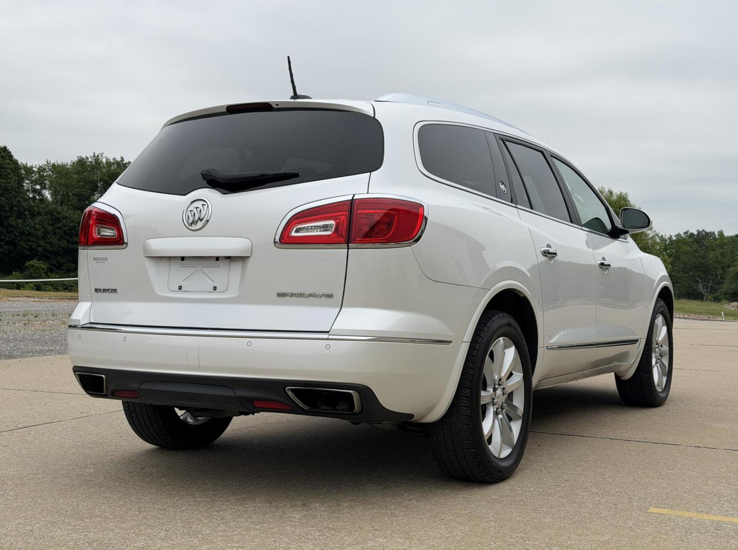 2017 WHITE /Gray Buick Enclave Premium FWD (5GAKRCKD7HJ) with an 3.6L V6 engine, Automatic transmission, located at 2990 Old Orchard Rd., Jackson, MO, 63755, 37.354214, -89.612106 - 2017 Buick Enclave Premium 1-Owner 90xxx miles Front Wheel Drive 3.6L V6 Automatic Leather 3rd Row Navigation Power/Heated/Cooled Seats Heated Steering Wheel Backup Camera Sunroof Bluetooth Remote Start Cruise Power Windows/Locks/Mirrors We have financing available and we accept tra - Photo#11