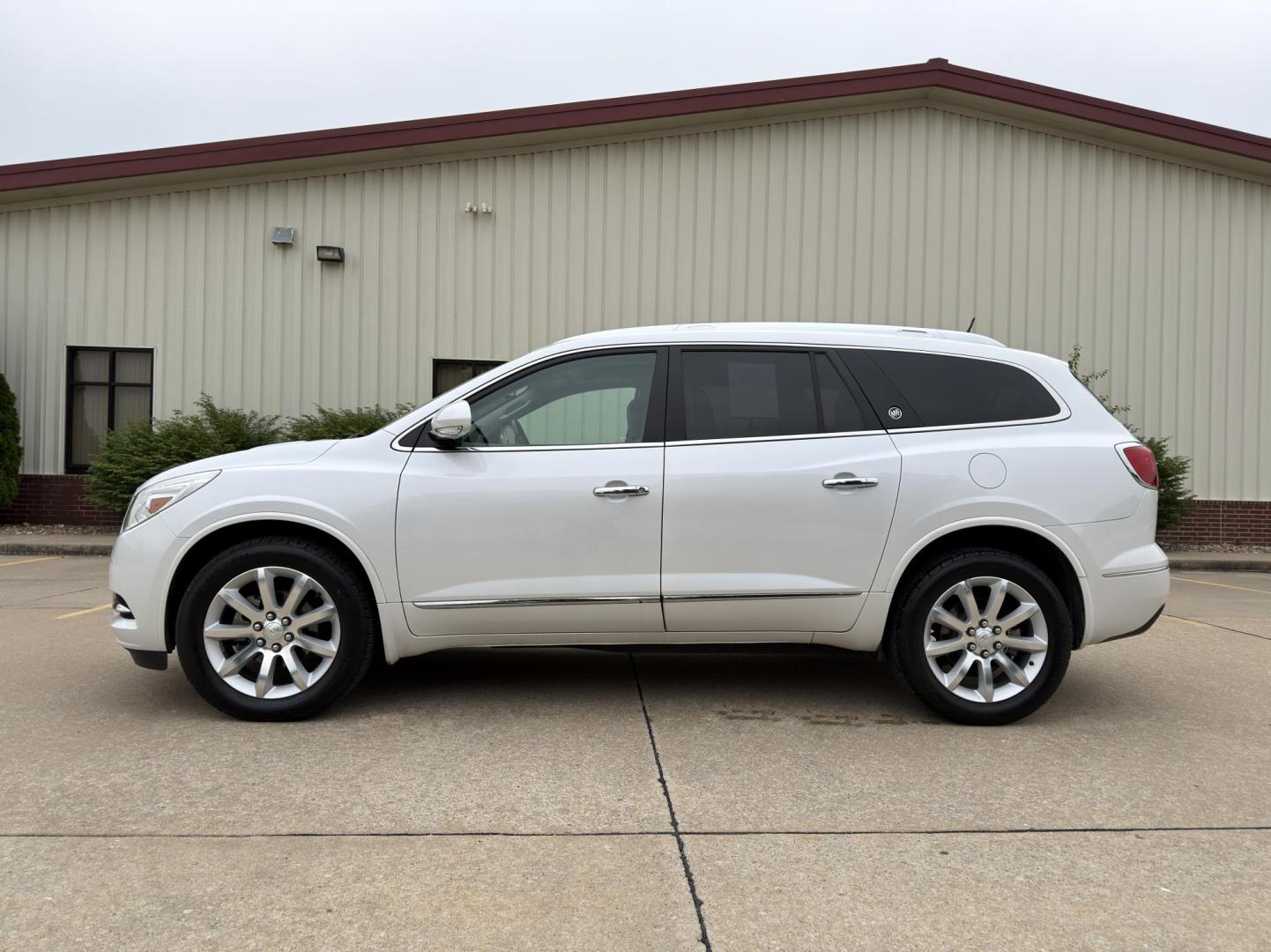 2017 WHITE /Gray Buick Enclave Premium FWD (5GAKRCKD7HJ) with an 3.6L V6 engine, Automatic transmission, located at 2990 Old Orchard Rd., Jackson, MO, 63755, 37.354214, -89.612106 - 2017 Buick Enclave Premium 1-Owner 90xxx miles Front Wheel Drive 3.6L V6 Automatic Leather 3rd Row Navigation Power/Heated/Cooled Seats Heated Steering Wheel Backup Camera Sunroof Bluetooth Remote Start Cruise Power Windows/Locks/Mirrors We have financing available and we accept tra - Photo#9