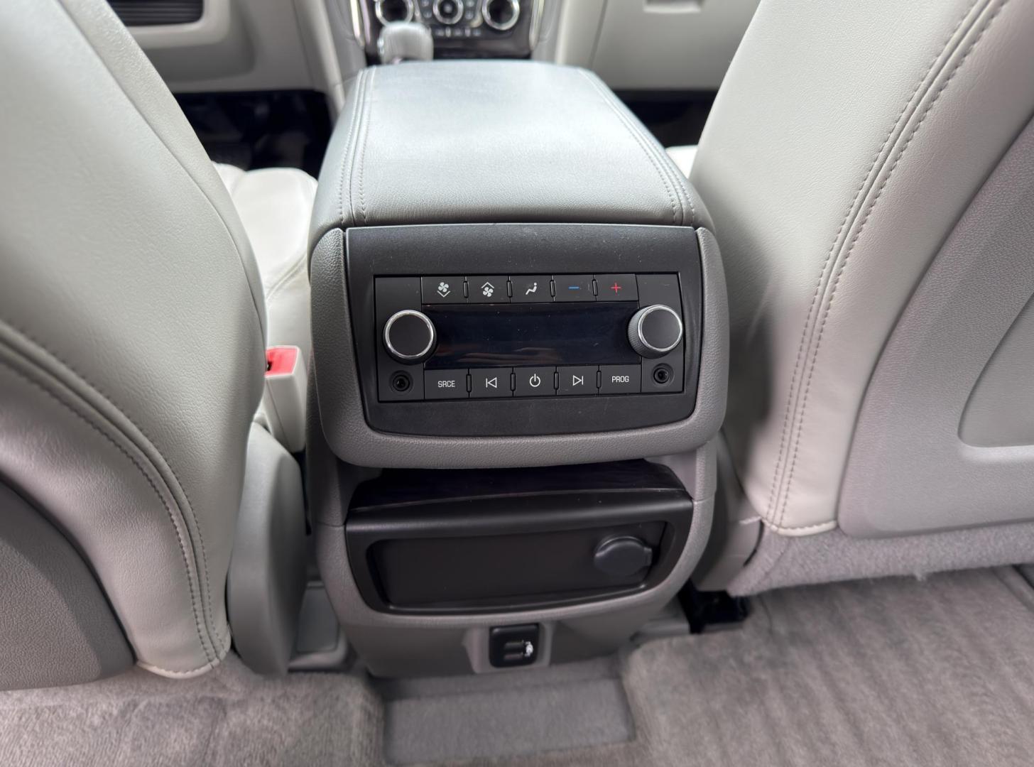 2017 WHITE /Gray Buick Enclave Premium FWD (5GAKRCKD7HJ) with an 3.6L V6 engine, Automatic transmission, located at 2990 Old Orchard Rd., Jackson, MO, 63755, 37.354214, -89.612106 - 2017 Buick Enclave Premium 1-Owner 90xxx miles Front Wheel Drive 3.6L V6 Automatic Leather 3rd Row Navigation Power/Heated/Cooled Seats Heated Steering Wheel Backup Camera Sunroof Bluetooth Remote Start Cruise Power Windows/Locks/Mirrors We have financing available and we accept tra - Photo#34