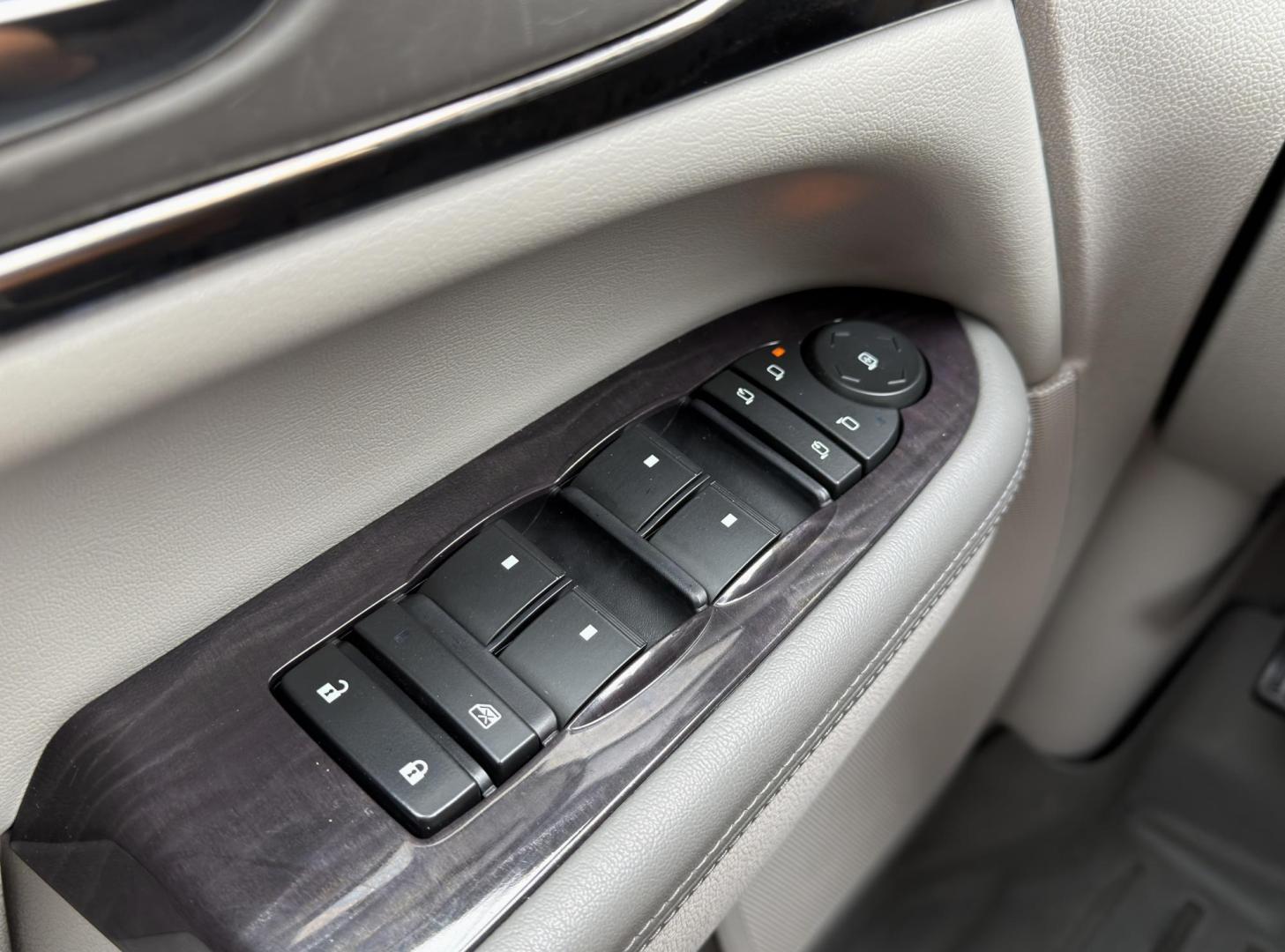 2017 WHITE /Gray Buick Enclave Premium FWD (5GAKRCKD7HJ) with an 3.6L V6 engine, Automatic transmission, located at 2990 Old Orchard Rd., Jackson, MO, 63755, 37.354214, -89.612106 - 2017 Buick Enclave Premium 1-Owner 90xxx miles Front Wheel Drive 3.6L V6 Automatic Leather 3rd Row Navigation Power/Heated/Cooled Seats Heated Steering Wheel Backup Camera Sunroof Bluetooth Remote Start Cruise Power Windows/Locks/Mirrors We have financing available and we accept tra - Photo#31