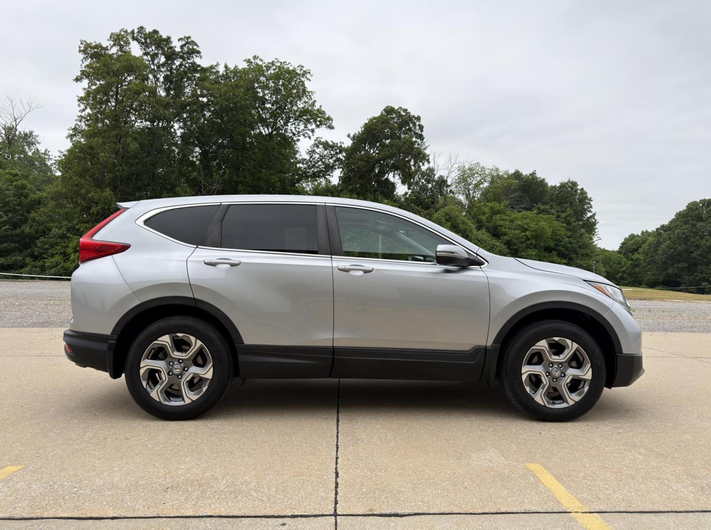 2017 SILVER /Gray Honda CR-V EX AWD (5J6RW2H56HL) with an 1.5L 4 Cyl. engine, CVT transmission, located at 2990 Old Orchard Rd., Jackson, MO, 63755, 37.354214, -89.612106 - 2017 Honda CR-V EX-L 117xxx miles All Wheel Drive 1.5L 4 Cyl. Automatic Backup Camera Power Driver Seat Heated Seats Sunroof Bluetooth Remote Start Cruise Power Windows/Locks/Mirrors We have financing available and we accept trades! Fill out a credit application on our website or come b - Photo#9