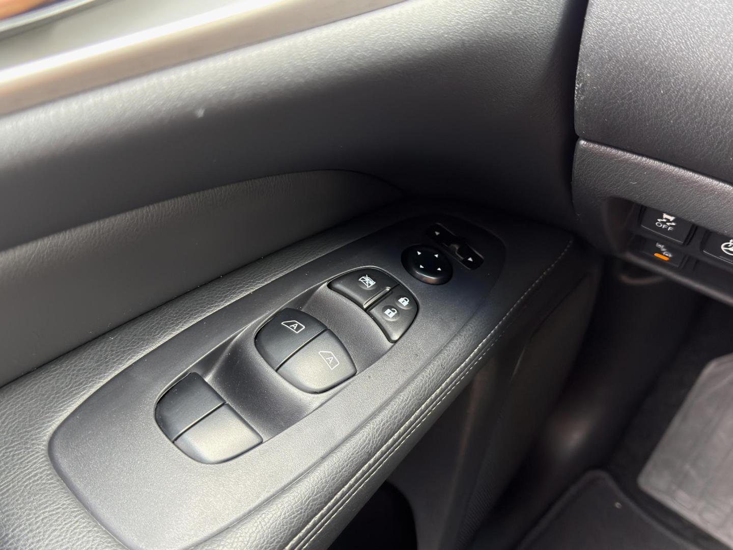 2017 WHITE /Black Nissan Pathfinder SL 2WD (5N1DR2MN6HC) with an 3.5L V6 engine, CVT transmission, located at 2990 Old Orchard Rd., Jackson, MO, 63755, 37.354214, -89.612106 - 2017 Nissan Pathfinder SL 132xxx miles Front Wheel Drive 3.5L V6 Automatic Leather 3rd Row Backup Camera Power/Heated Seats Heated Rear Seats Heated Steering Wheel Bluetooth Remote Start Cruise Power Windows/Locks/Mirrors We have financing available and we accept trades! Fill out a cr - Photo#33