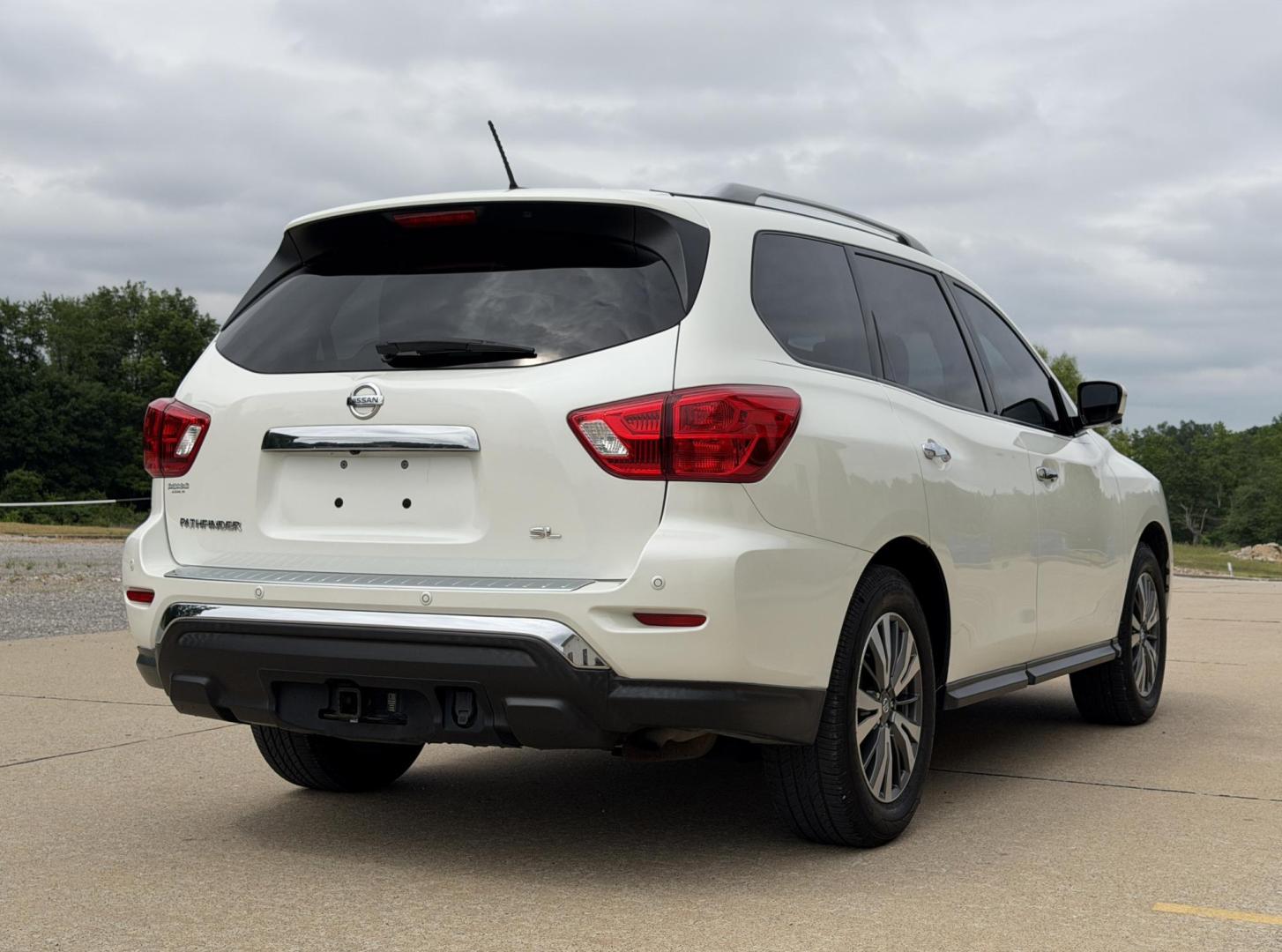 2017 WHITE /Black Nissan Pathfinder SL 2WD (5N1DR2MN6HC) with an 3.5L V6 engine, CVT transmission, located at 2990 Old Orchard Rd., Jackson, MO, 63755, 37.354214, -89.612106 - 2017 Nissan Pathfinder SL 132xxx miles Front Wheel Drive 3.5L V6 Automatic Leather 3rd Row Backup Camera Power/Heated Seats Heated Rear Seats Heated Steering Wheel Bluetooth Remote Start Cruise Power Windows/Locks/Mirrors We have financing available and we accept trades! Fill out a cr - Photo#10