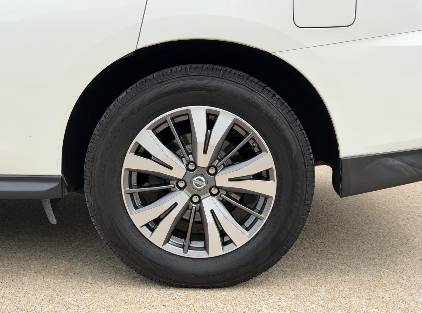 2017 WHITE /Black Nissan Pathfinder SL 2WD (5N1DR2MN6HC) with an 3.5L V6 engine, CVT transmission, located at 2990 Old Orchard Rd., Jackson, MO, 63755, 37.354214, -89.612106 - 2017 Nissan Pathfinder SL 132xxx miles Front Wheel Drive 3.5L V6 Automatic Leather 3rd Row Backup Camera Power/Heated Seats Heated Rear Seats Heated Steering Wheel Bluetooth Remote Start Cruise Power Windows/Locks/Mirrors We have financing available and we accept trades! Fill out a cr - Photo#42