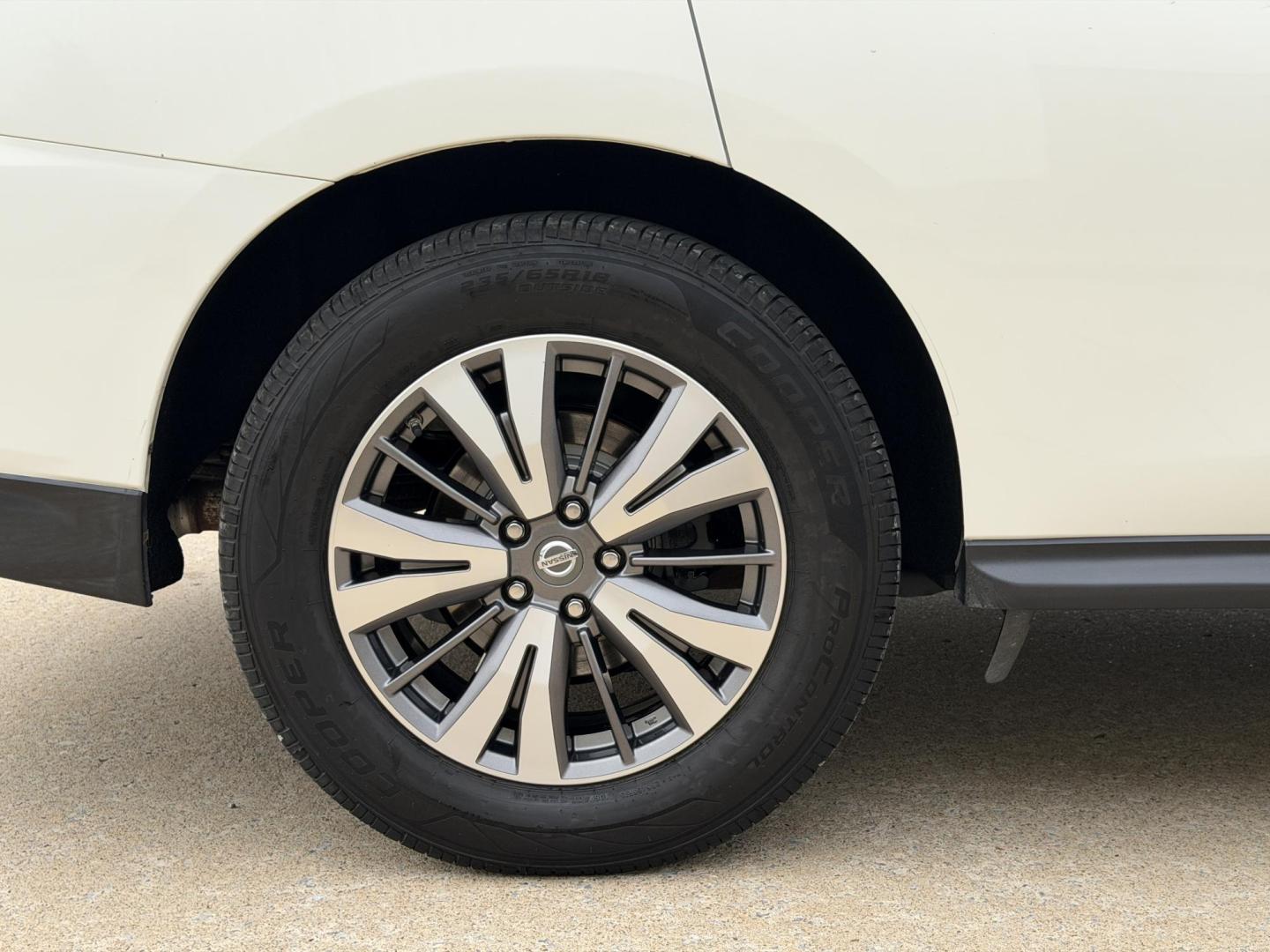 2017 WHITE /Black Nissan Pathfinder SL 2WD (5N1DR2MN6HC) with an 3.5L V6 engine, CVT transmission, located at 2990 Old Orchard Rd., Jackson, MO, 63755, 37.354214, -89.612106 - 2017 Nissan Pathfinder SL 132xxx miles Front Wheel Drive 3.5L V6 Automatic Leather 3rd Row Backup Camera Power/Heated Seats Heated Rear Seats Heated Steering Wheel Bluetooth Remote Start Cruise Power Windows/Locks/Mirrors We have financing available and we accept trades! Fill out a cr - Photo#43