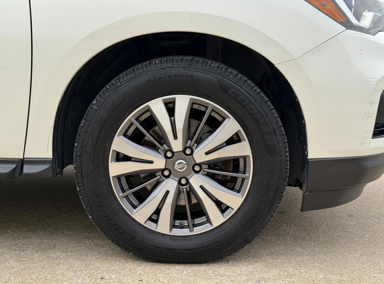 2017 WHITE /Black Nissan Pathfinder SL 2WD (5N1DR2MN6HC) with an 3.5L V6 engine, CVT transmission, located at 2990 Old Orchard Rd., Jackson, MO, 63755, 37.354214, -89.612106 - 2017 Nissan Pathfinder SL 132xxx miles Front Wheel Drive 3.5L V6 Automatic Leather 3rd Row Backup Camera Power/Heated Seats Heated Rear Seats Heated Steering Wheel Bluetooth Remote Start Cruise Power Windows/Locks/Mirrors We have financing available and we accept trades! Fill out a cr - Photo#44